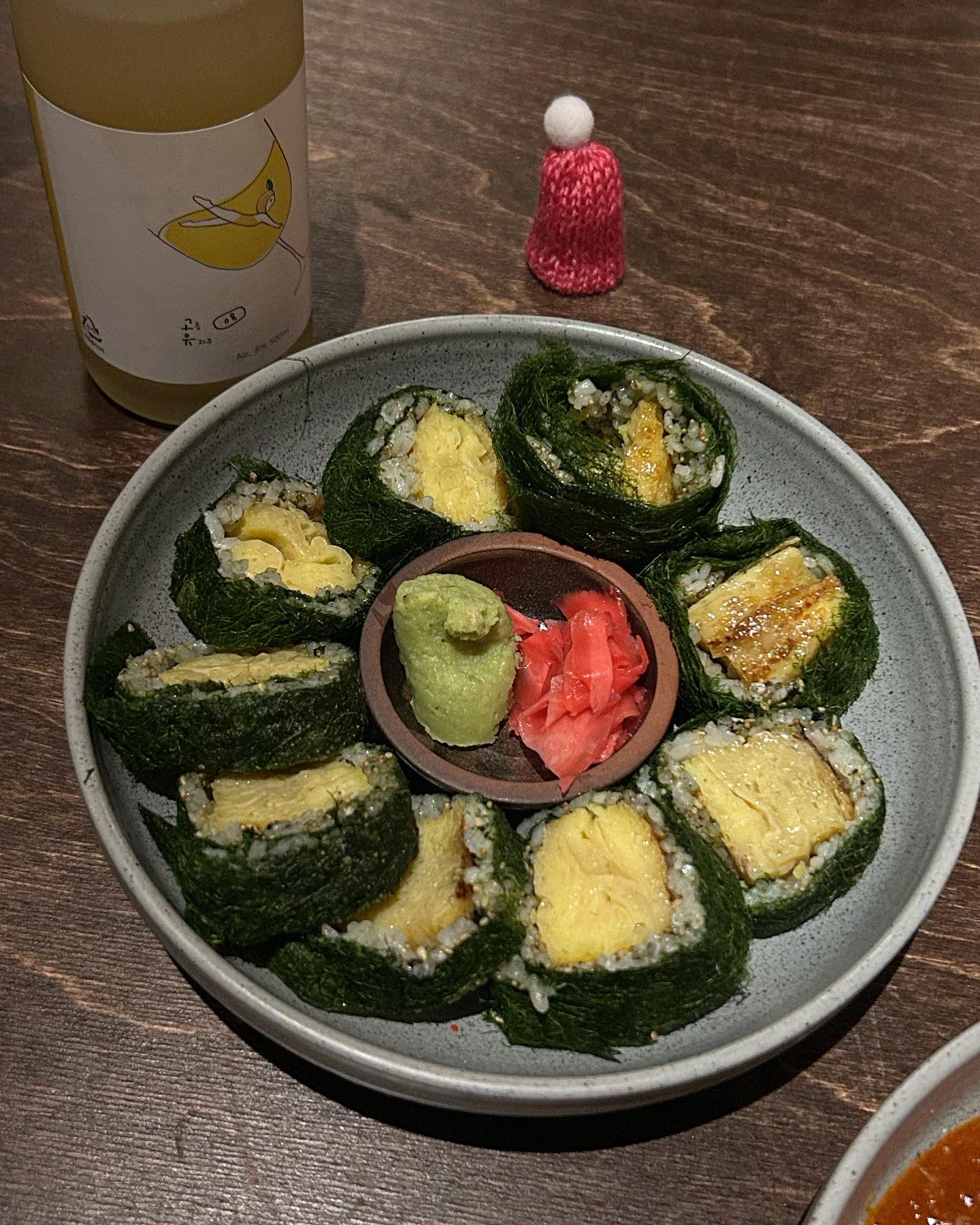 #서촌 #안국 #경복궁 #서촌곳간 

고사리 아란치니!! 겉은 바삭하고 속은 맛있는 고사리주먹밥!! 소스가 짭쪼름해서 술과 같이 먹으면 완벽한 조합입니다! 감태계란김밥은 계란이 달달~~
최애 전통주인 고흥 유자주는 정말 유자차보다도 맛있어서 홀짝홀짝 미시다보면 한병 뚝딱..! 한병으로는 부족해,,,ㅎㅎㅎ
안주가 너무 맛있고 분위기도 좋은곳이라 좋아하는 사람들 데리고 꼭 다시 오고싶은곳이다⭐️⭐️

#서촌 #서촌맛집 #서촌맛집추천 #경복궁맛집 #경복궁역맛집 #전통술집 #한식주점 #한식주점추천 #종로 #종로맛집추천 #먹스타 #먹스타맞팔 #먹팔맞팔 #먹팔해요 #맛스타그램 #맛스타 #맛집인정 #맛집그램