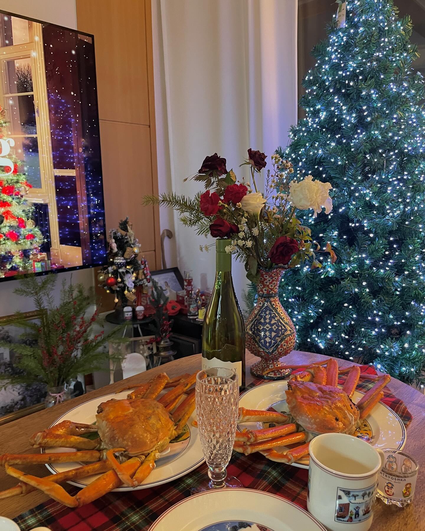 기환띠가 차려준 대게 훌코스 ~~~ 🎅🏽 점점 물결이 좋아져~~~~ 배가 터져부러~~~ 행복한 크리스마스 🎄❤️❤️ 크리스마스 자꾸 예수 생일인데 왜 챙겨야되냐고 하던 사람 나와@@@ 여기요 -> kihwanii