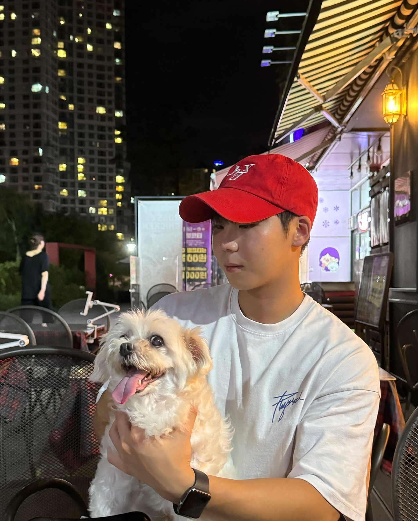 #일상 
강아지 안고 있는 여우 🐶+🦊 

연휴 끝나고 화요일 같지만 
내일이 주말이라서 너무 행복한 금요일😍
.
.
.
#트레이너 #체대생 #일상기록 #광교호수공원