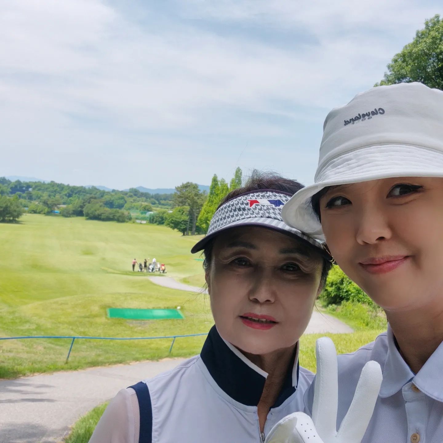 생일 라운딩 
아빠랑 엄마랑 오빠랑 나랑
룰루랄라