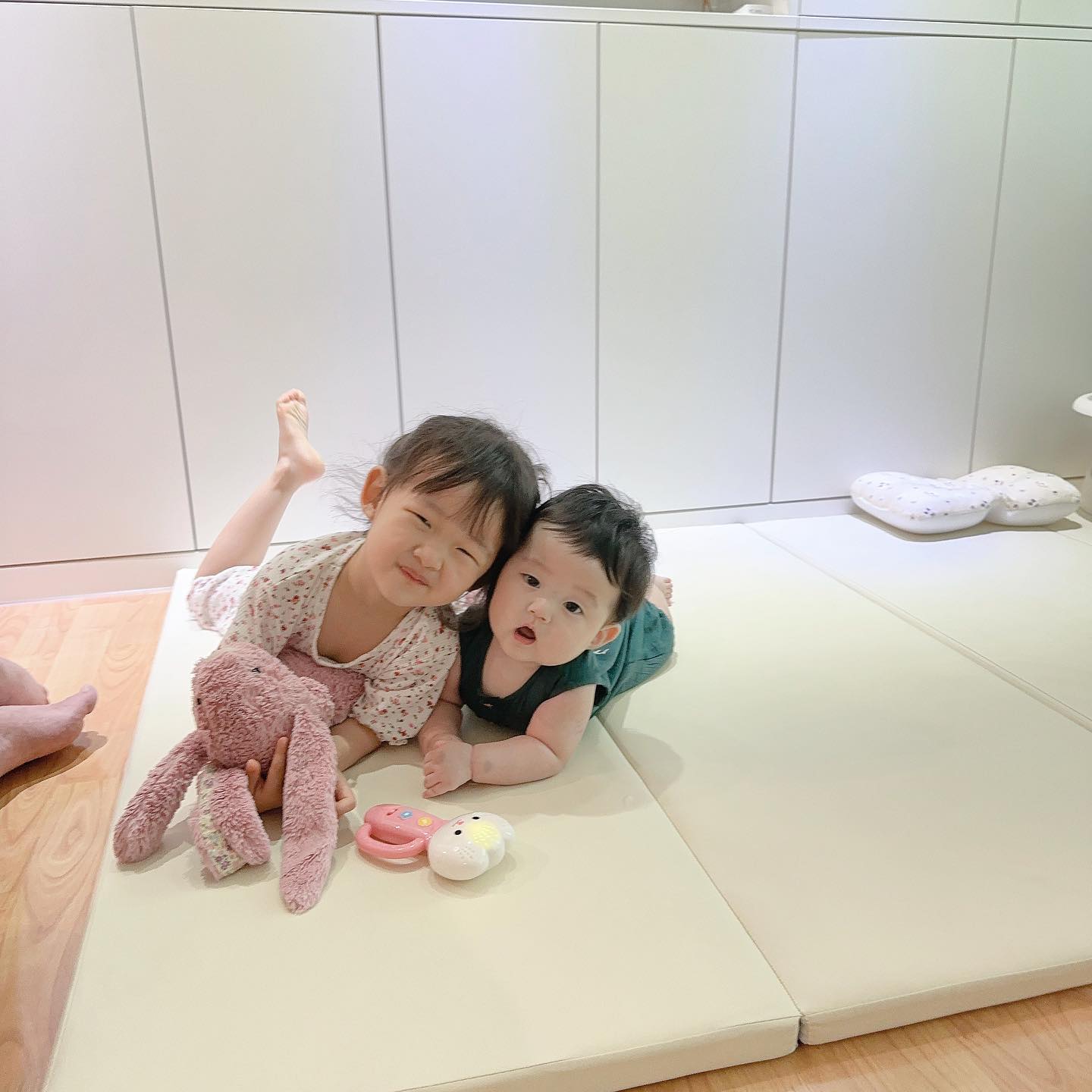 소듕한 내 강아지 둘 🧡
오래오래 사이좋게 지내자 !

정말정말 정신없이
매일매일 지내는중

🌸