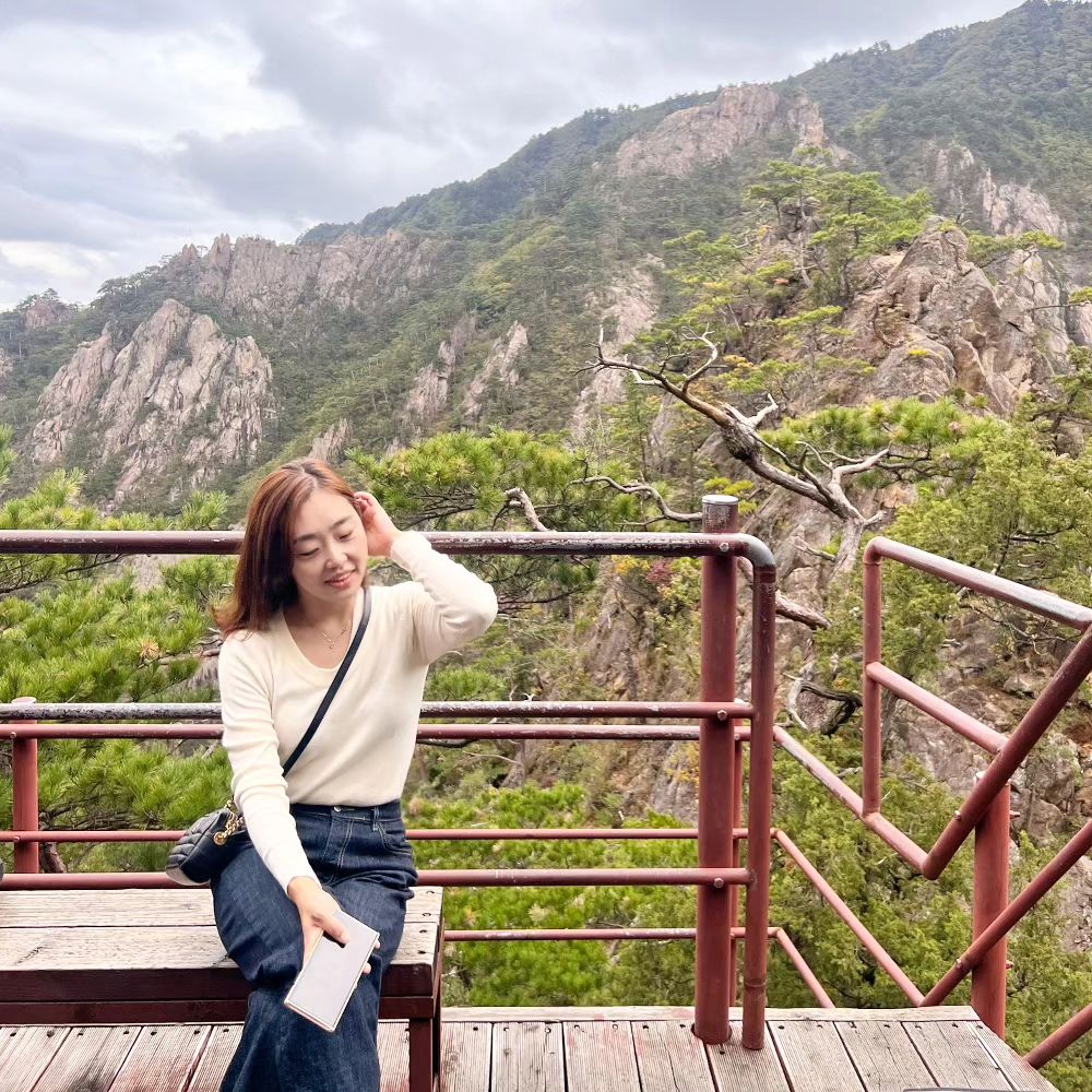아 진짜.. 갈수록 얼굴을 들고 사진을 찍을 수 없는 것 같아요 😭
야외에서 운동을 자주하고, 관리를 좀 내려 놓았더니 피부 상태가 완전.. 헬....
탄력이 떨어지니 전체적으로 더 나이들어 보이는 거 있죠~? 

이참에 #버츄RF 받으러 가야겠어요.
이젠 #리프팅 에 신경을 써야할 나인가봐요~ 🤭

#탄력관리 #피부관리 #버츄아이 #버츄라인 #윤곽리프팅