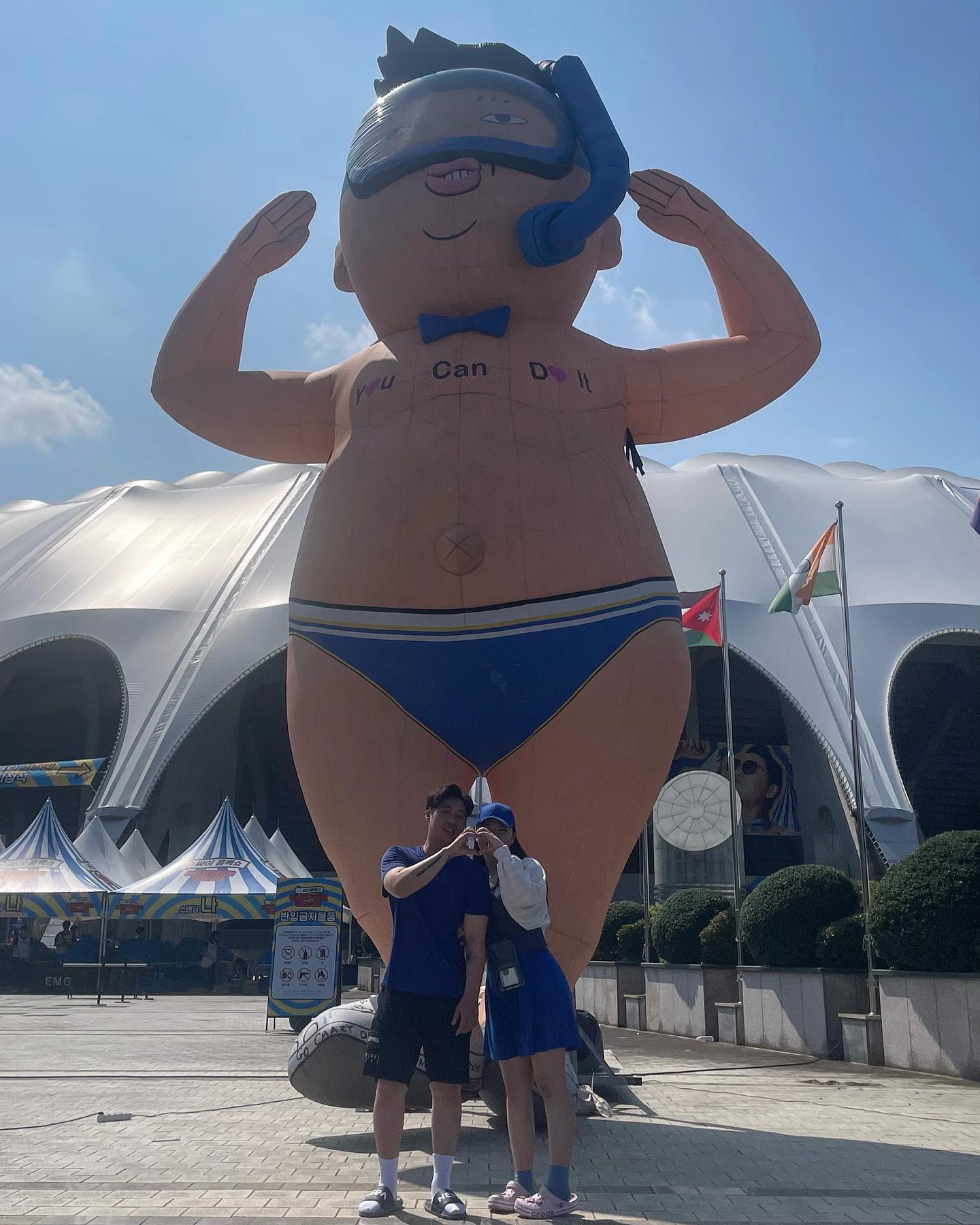 흠뻑쇼 뿌시고옴💙 뿌신건지 내가 뿌셔진건지.. 아주 물태웠다 💦 무릎 밑으로 박살.. 
박재상 흠뻑쇼 #진행시켜 #영차 #고장난시계 #두개의성대 #싸이흠뻑쇼2023 #230826 #summerswag2023 #성시경 봤음 된거야 #무반주라이브