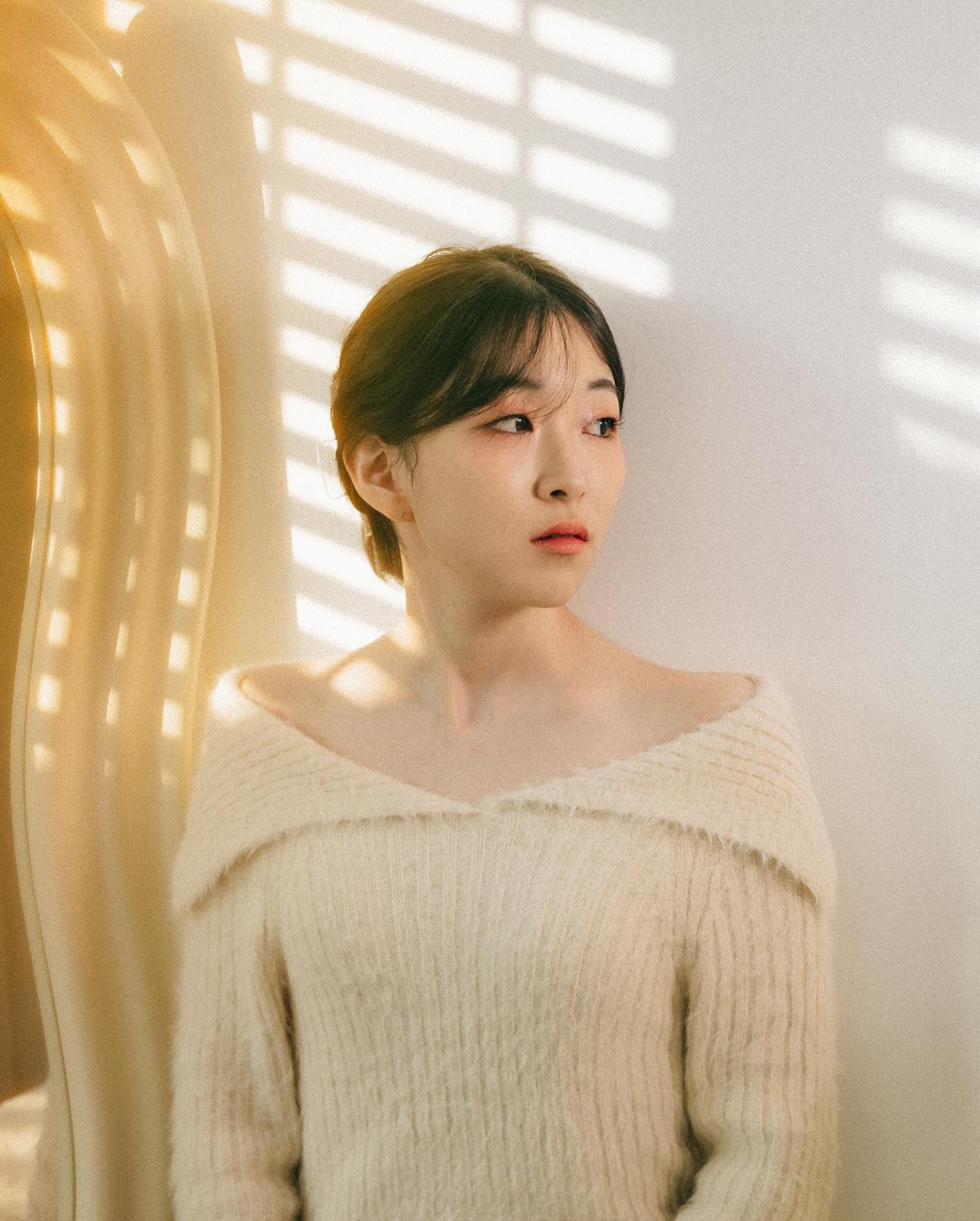 헤헤 자연광 조아요오🫧작가님께서 남은 시간에 호다닥 기획(?)해주신 사진 ! 예쁘게 담아주셔서 감사합니다🥺🤍
photographer/editor : _gwak_2