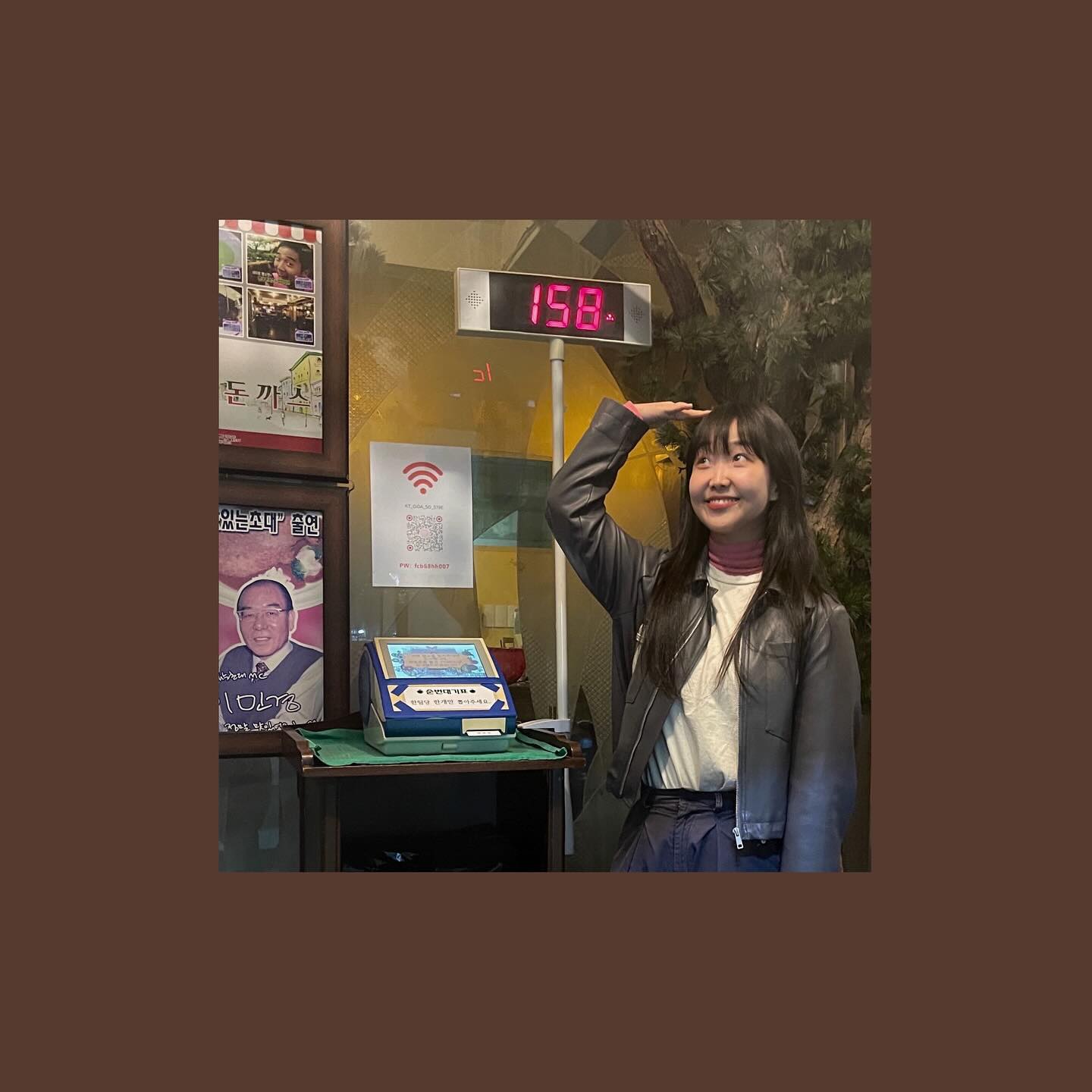 ※ 키가 작을수록 빨리 들여보내주는 돈까스집 (아님)

청개구리, 겨울나그네, 재즈 etc. 어릴적 각자의 추억 어린 경양식당 에피소드 나누다 말고 괜스레 슬펐다 문뜩 기뻤다 왜 그러는 건데 T.T 20대 중반에도 후반에도, 30대에도 40대에도, 환갑 지나고 칠순 맞이할 때도 ”어머 이러는거 보니 우리 나이 들었나봐“ 하고 매년 새삼스러워하자고 ✊🏻 ̖́-
