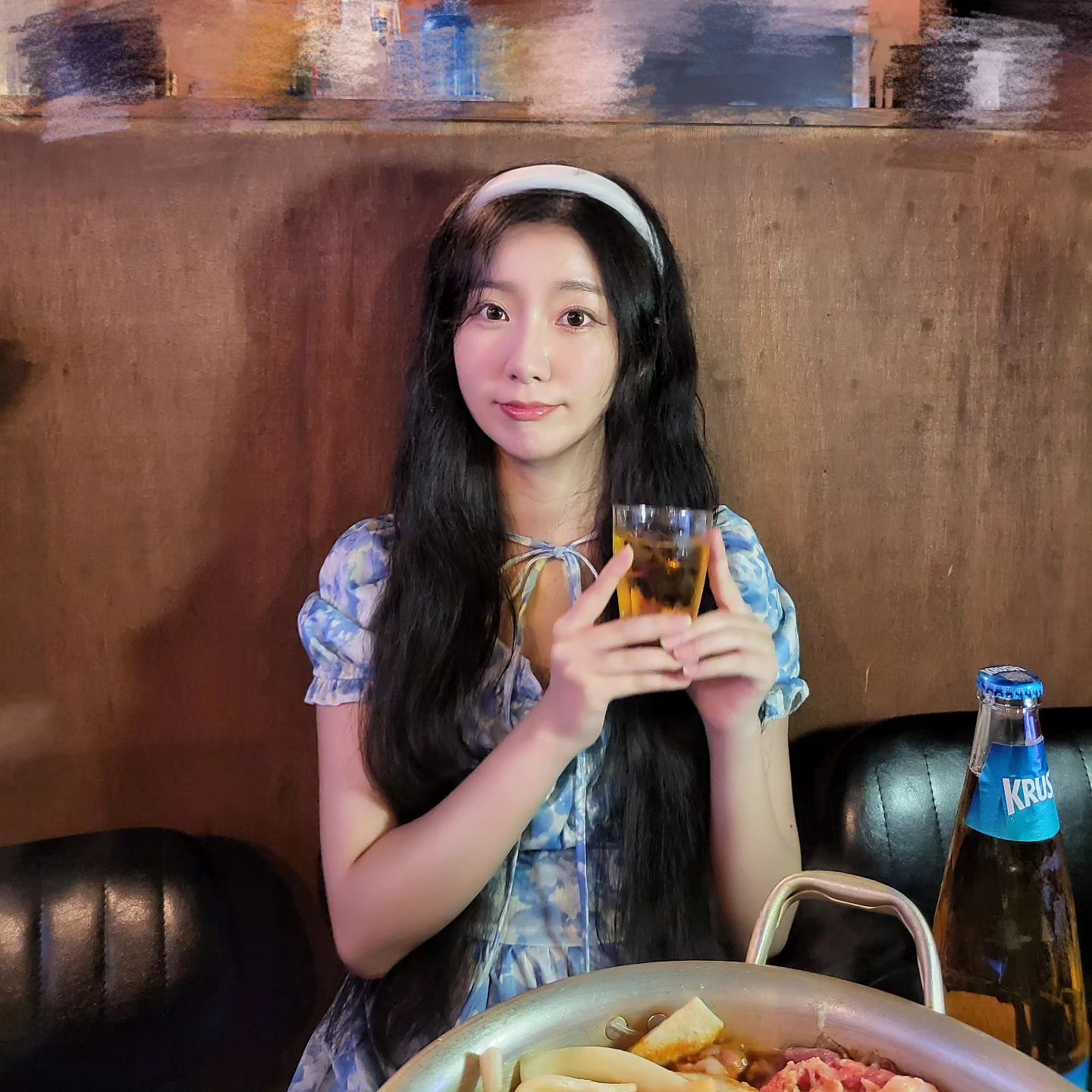 너무 더워서 친구랑 한잔해써용! 아무거나먹어두 다 잘어울리는 이지드리킹 크러시맥주로♡

krush_beer #광고
오늘 넘 덥구 비는 계속오구 날씨 진짜별로였는데 크러시는 시원청량 떡볶이랑 먹어두 차돌전골이랑 먹어두 넘 잘어울린당♡_♡ 부담없이 가볍게 아무 메뉴랑 마실 수있어서 저같은 사람한테두 넘조아요!

#KRUSH #크러시맥주 #이지드링킹 #크러시캔 #4세대맥주 #영등포 #단골손님 #차돌떡볶이 #차돌전골  #easydrinking #카리나맥주 

*지나친 음주는 뇌졸중, 기억력 손상이나 치매를 유발합니다. 임신 중 음주는 기형아 출산을 일으킵니다.