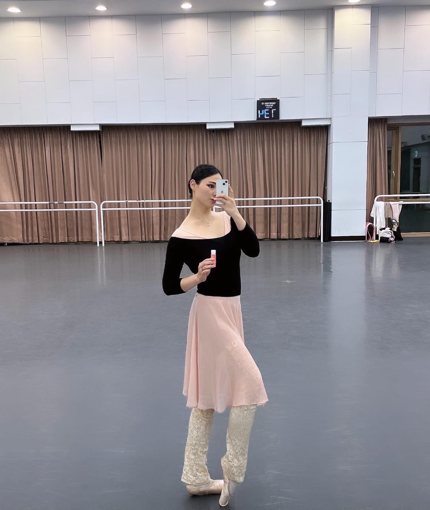 응원해주시는 분들 만나서 기분이 좋으다🥰🥰
.
With selfication_official #리즈스킨 #마시는히알루론산