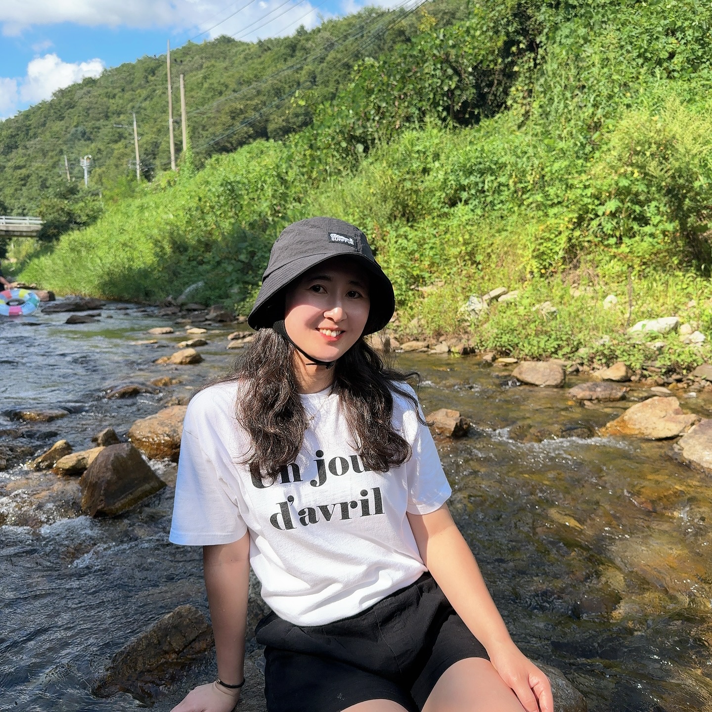 #협찬
여름휴가로 강원도 홍천에있는 #숲에서놀자캠핑장 
캠핑왔쒀요~~🏕️
날이 폭염이라 넘 덥고 자외선 차단 지수 높은데
캠핑이나 계곡 물놀이할때 뜨거운 햇빛으로도 부터 
차단할수 있는 #서프퍼서핑햇 으로 쓰고
야외활동 하니 햇빛도 문제없드라구요 ㅋ

방수도 되고 속건 소재에 uv차단도 되고
스트랩이랑 버클 있어서 다양한 활동에도 
벗겨지지 않아서 문제없구요
워터스포츠 뿐 아니라 캠핑,해변,우천시 야외활동 등에서도 사용하기 딱 좋은 모자 랍니다 ^^

현재 스토어에서 썸머이벤트가 진행중인데
전 제품 3만원 이상 구매시, 서프퍼 핸드폰 고급 방수 케이스 증정되니 참고하세요(7월 9일 ~ 재고소진시까지)
#방수모자 고민이시라면 추천각!
.
.
kost.1978 
#서프퍼 #서프퍼서핑햇 #서프퍼모자 #uv차단모자 #비치햇 #캠핑모자 #방수모자