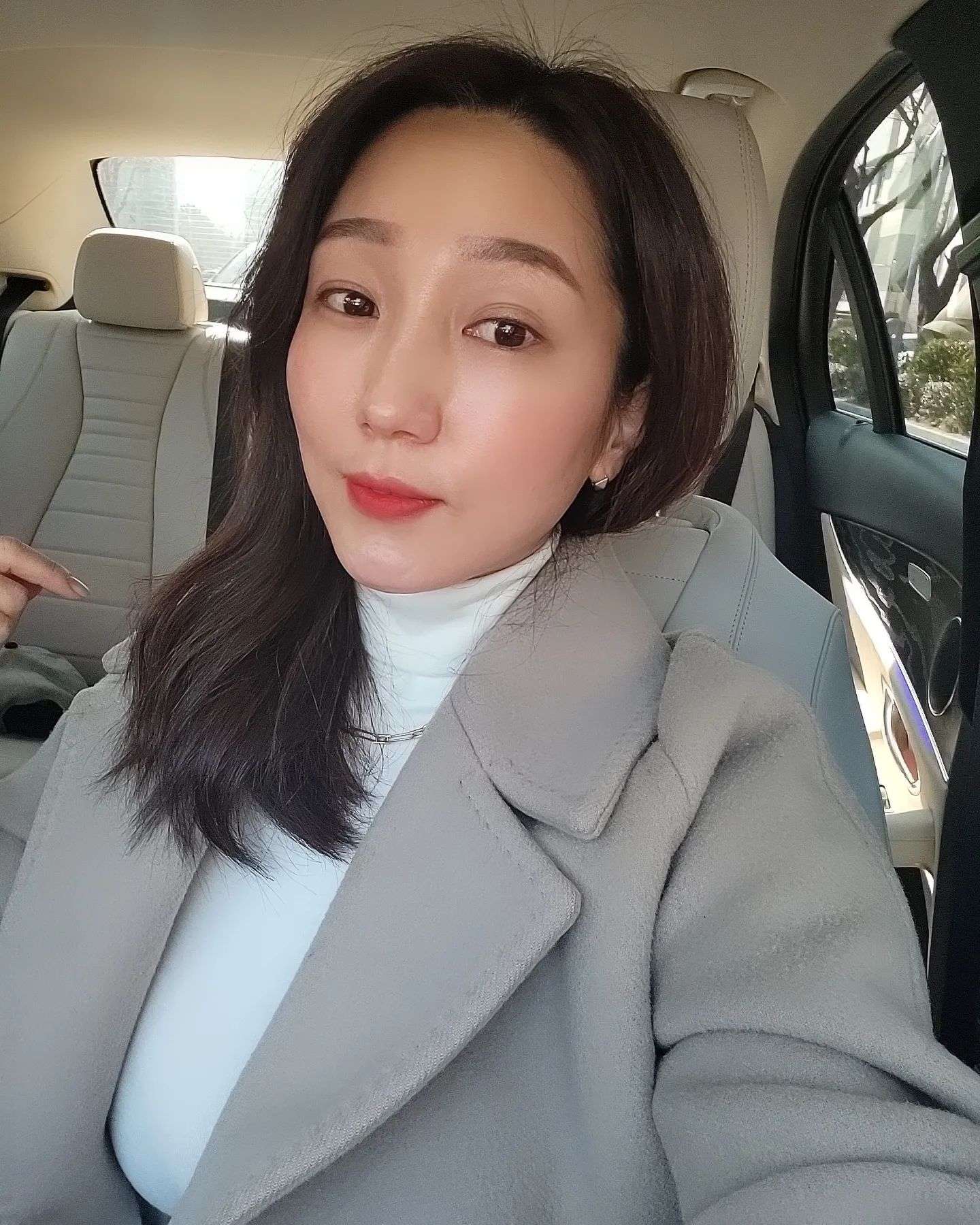 .
간만에 똥손셀카~ ㅎ
늦은피드 립 인증샷
울동생이 선물해준 립스틱 💄 ♡
립색이 넘 이뽀이뽀 맘에쏙~

#늦은피드
#립인증샷
#입생로랑
#립색이쁨
#똥손셀카
#울동생고마워👍😘