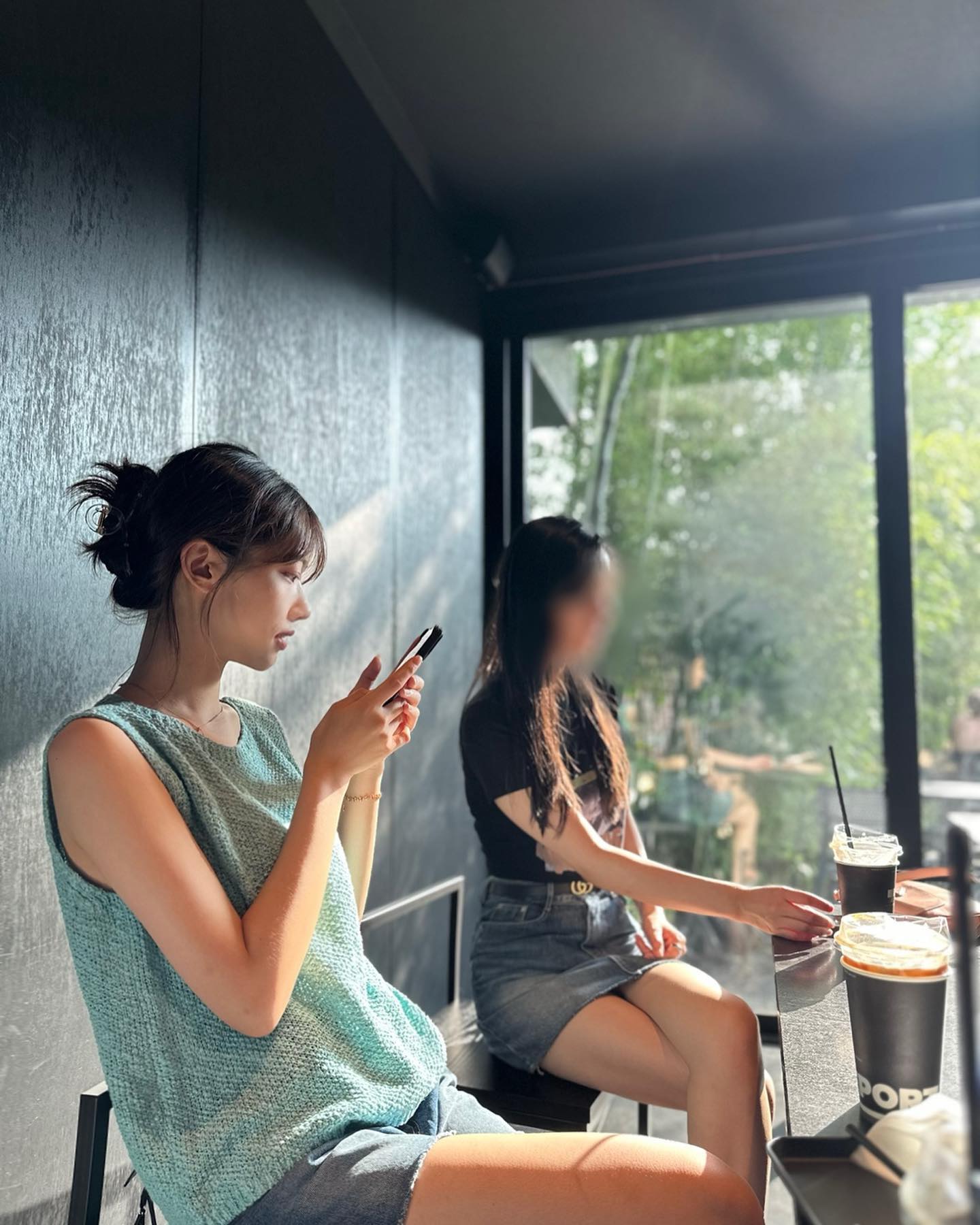 8월