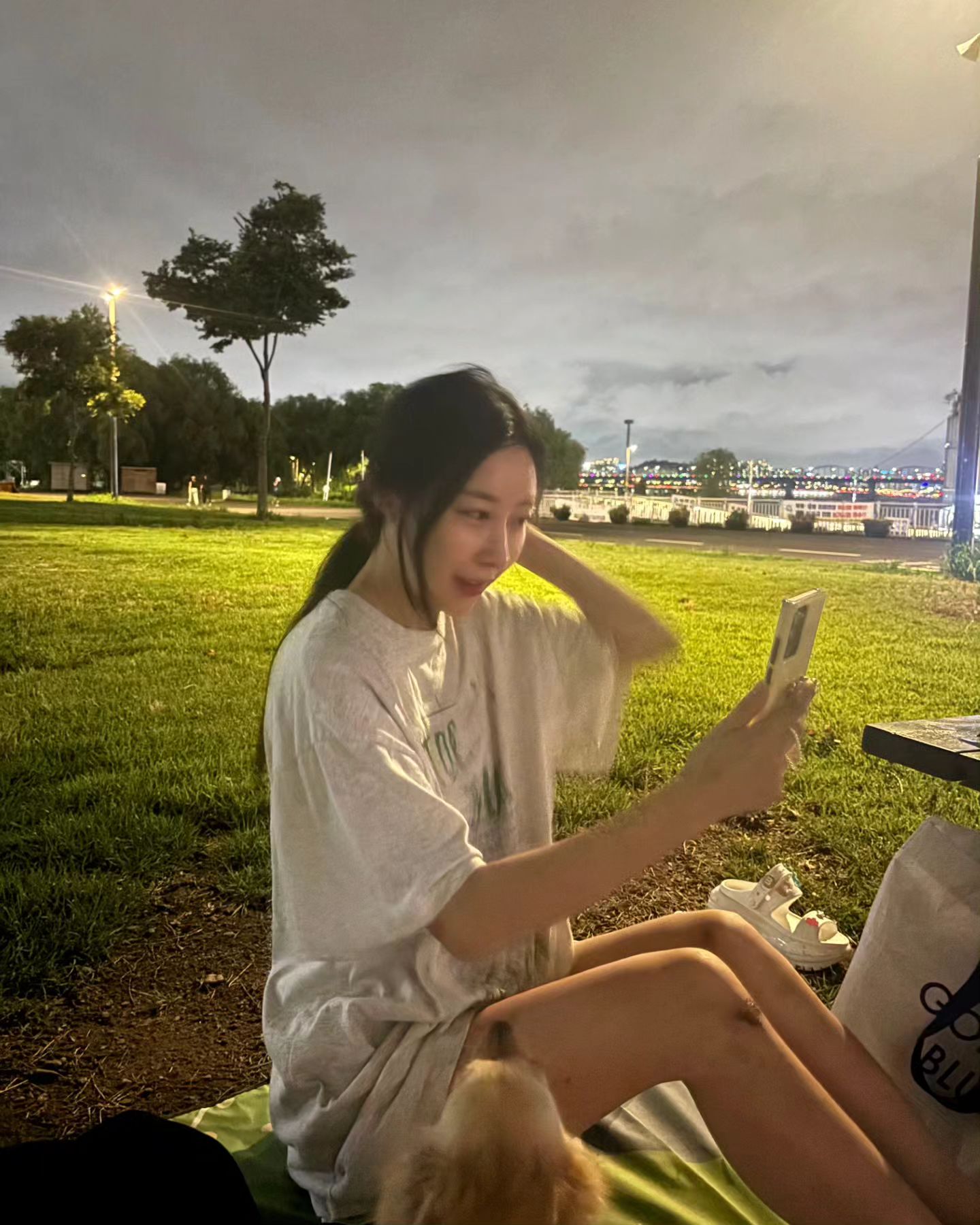 또 가쟈 한강 𓈒𓏸 𓂂𓈒 ♡ 𓂂 𓈒𓏸�
mllngn 
모노 눈 *•*