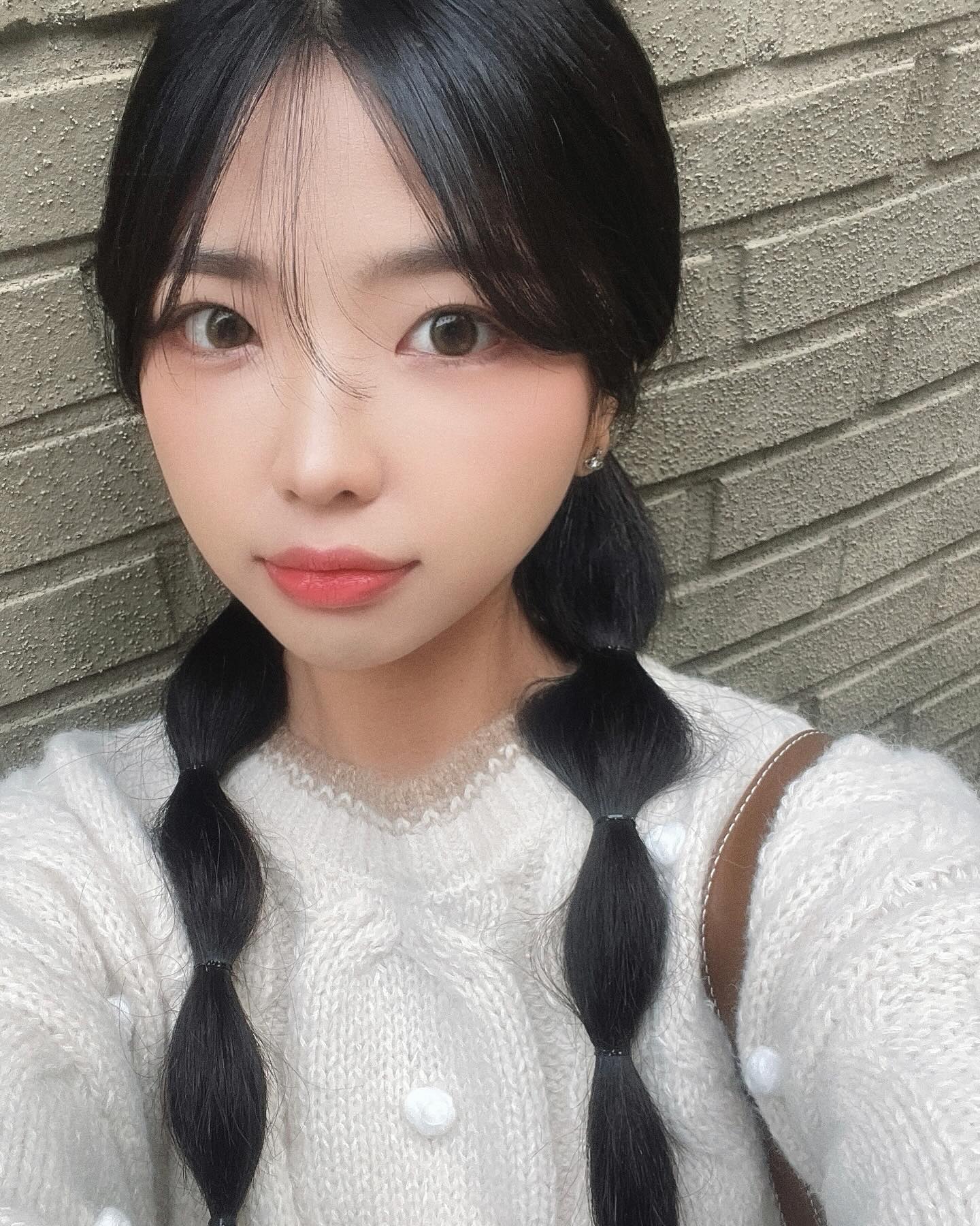 사진 속 동그라미 갯수는?
.
.
.
#서촌카페 #셀피 #니트코디 #겨울코디 #소통 #데일리 #협찬 #selfie #lfl