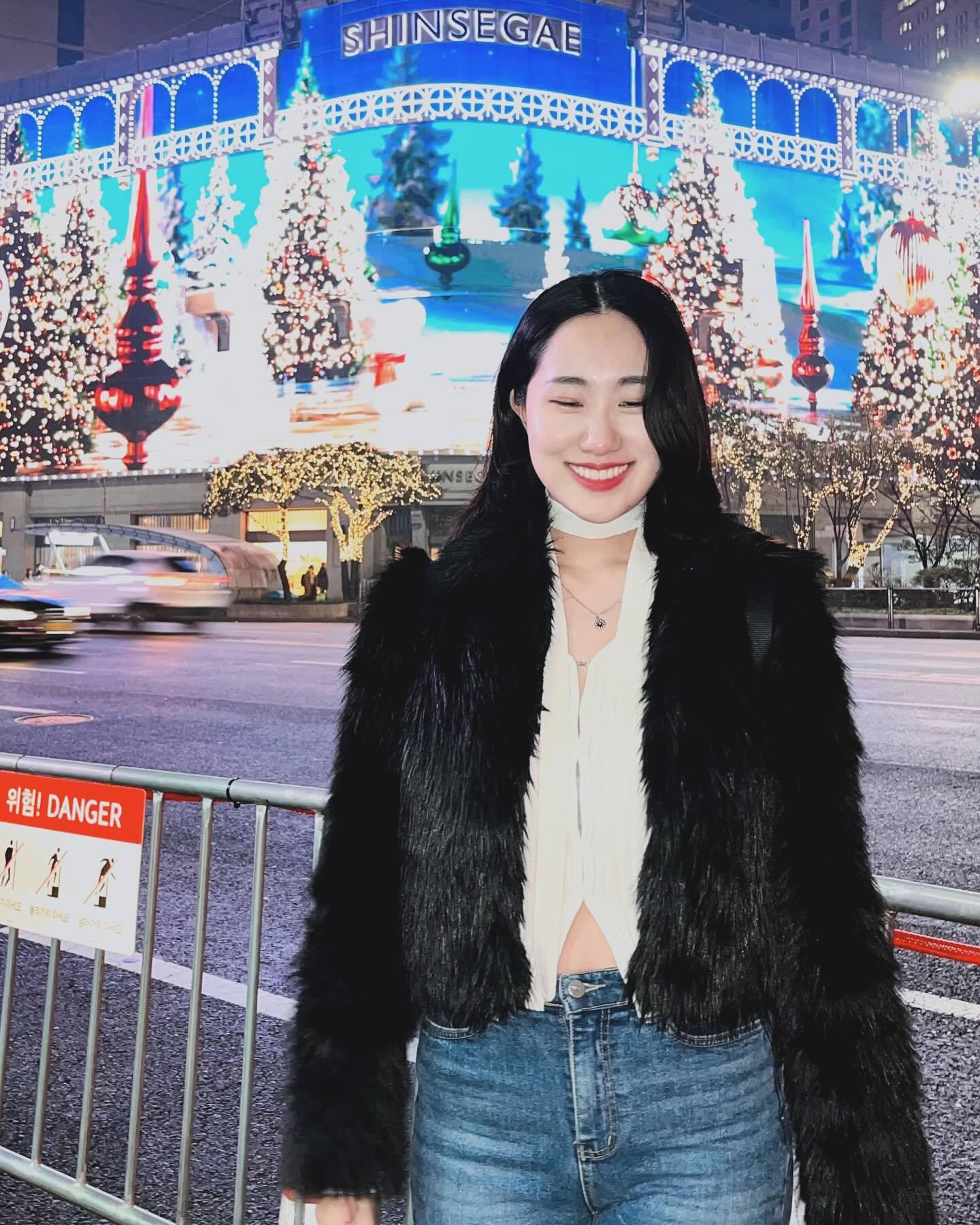 분명히 크리스마스 관심없다고 한 사람 ... 🎄📍