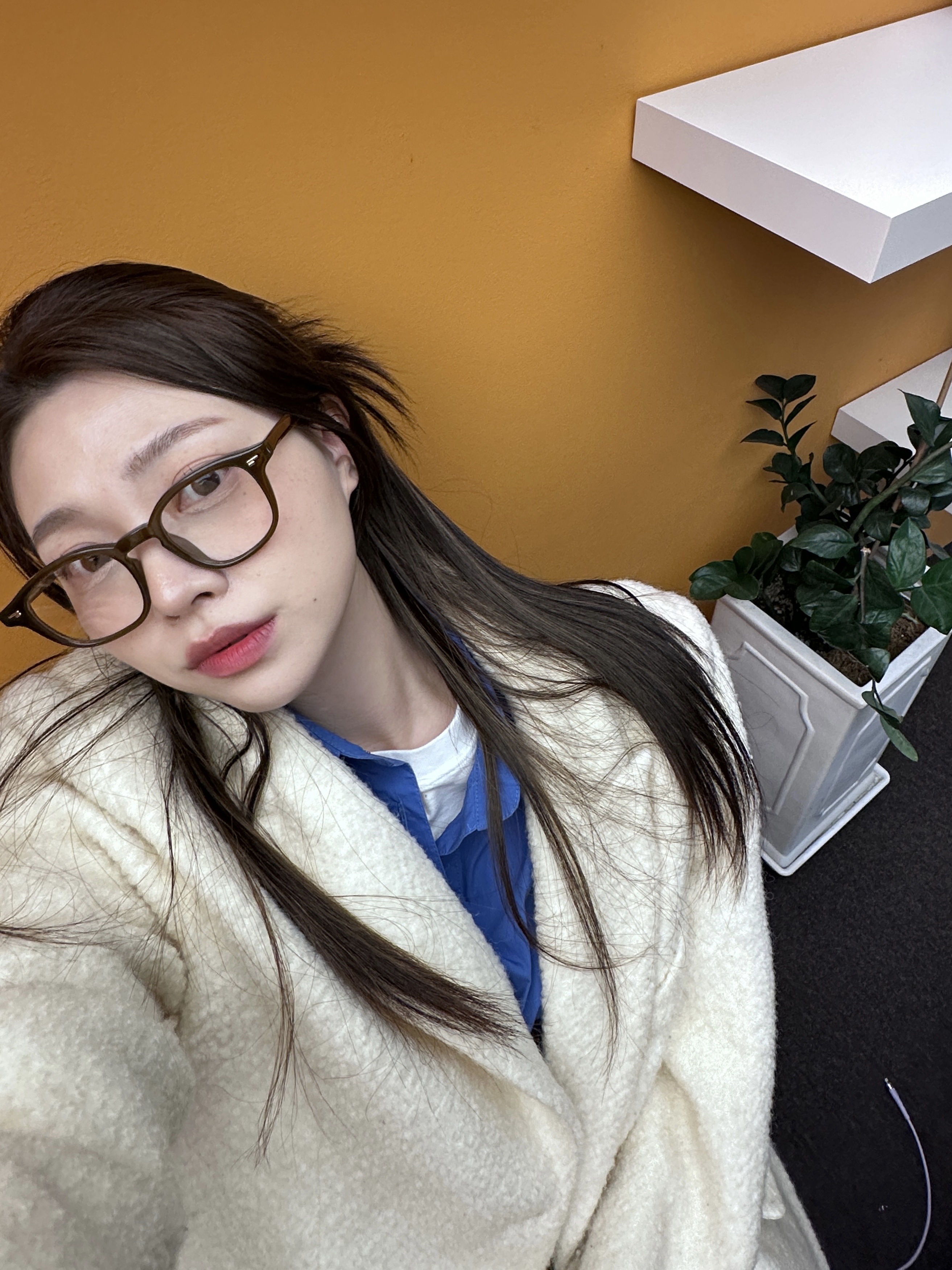 껴바