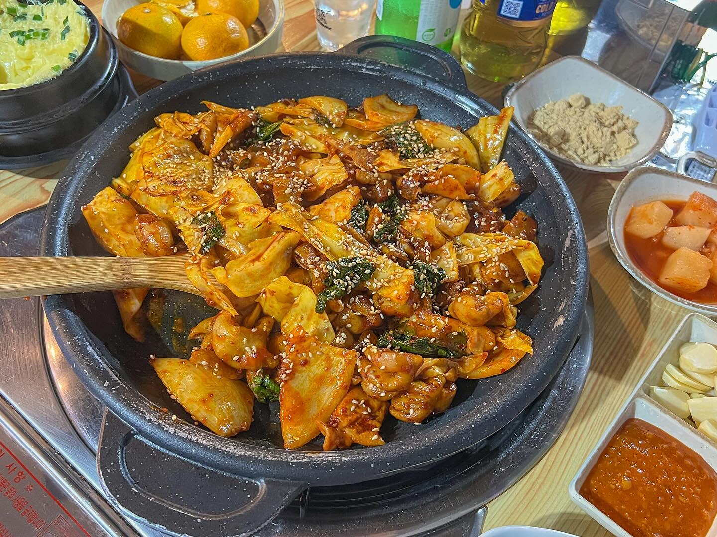 🐔 안산 :: 닭치곱

우리는 알곱창1인분+야채곱창1인분으로 주문!
당면도 알차게 들어있고
포슬포슬한 계란찜도 넘 좋고😍💛 
인절미가루도 줜맛탱