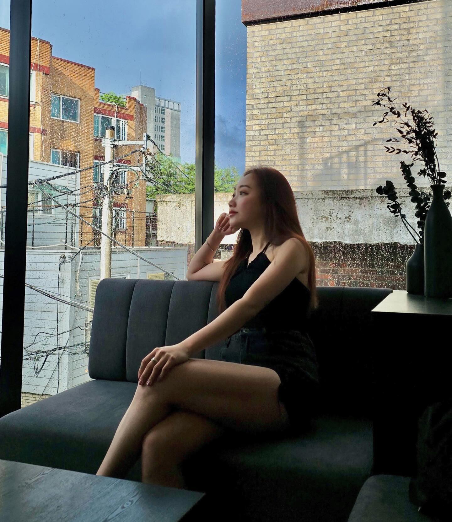 한껏 멋을 부린

.
.

비오던 여름날
#레인리포트
