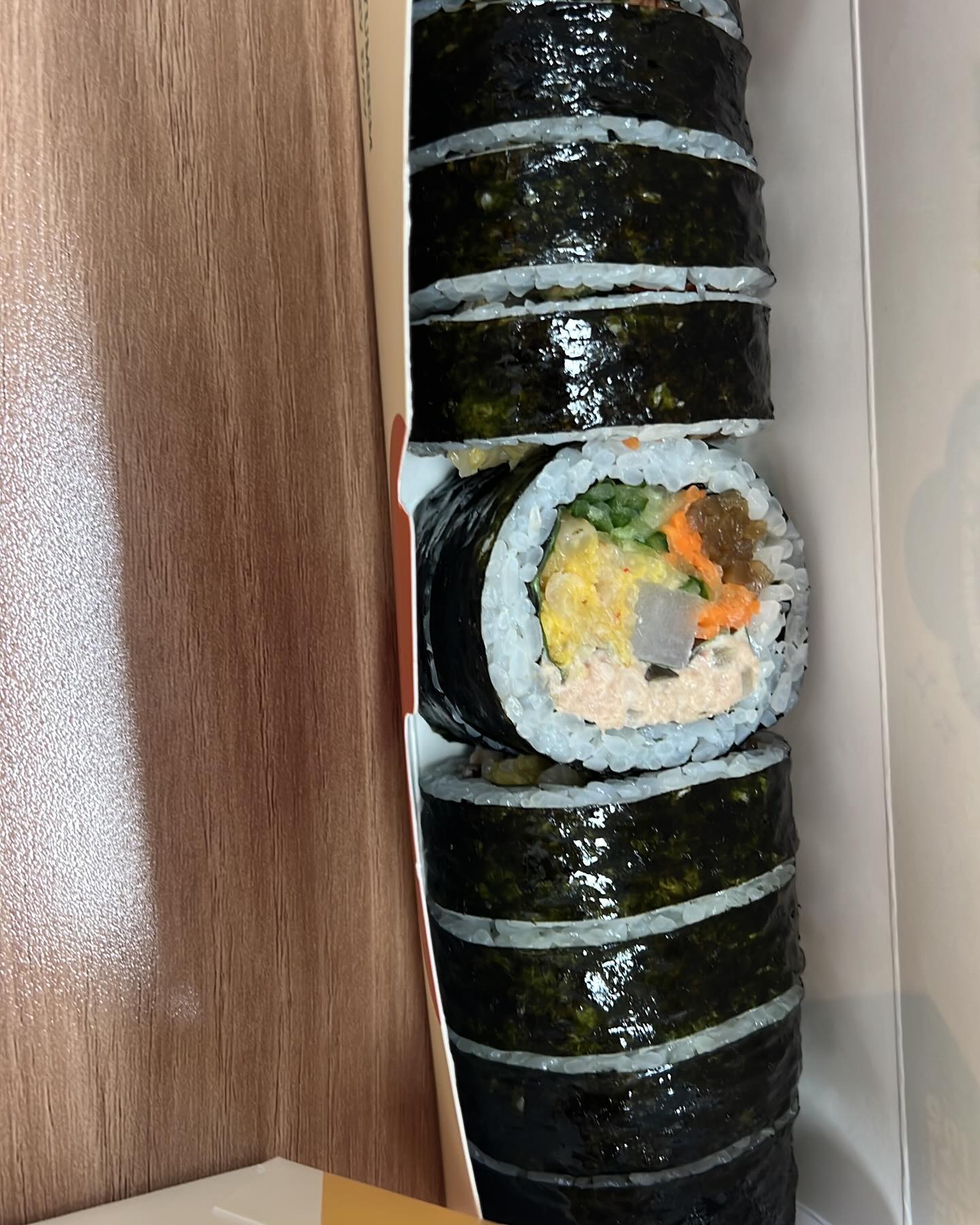 가운데 보이는 김밥 총 4개만 점심으로 먹었당…입맛도 없고..골골…
아…언제 또 치과가냥..
