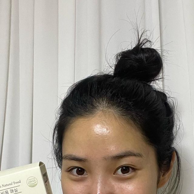 Lee Jenny | 이제니 on Instagram: "#아너스블루 #honorsblue #똥매실 와...진심 이렇게 맛있어도 되나요 ... 변비이신 분들 자연스러운 해결을 위해 미움매실 !! 추천드려요 너무 맛있어서 하루에 한박