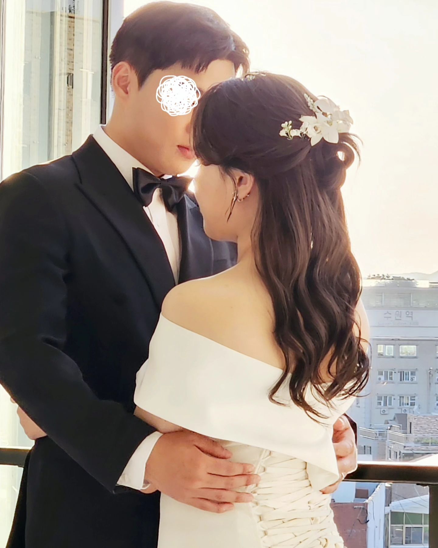 반묶음에 귀여운번 만들어드리고
웨이브 다시 넣어 드리기
가지고오신 생화가 조금 커서 샵에있던
작은 조화랑 믹스해서 꽃모양 잡아드렸어요🙂

#수원웨촬헤어변형 #파리스스튜디오 
#수원출장메이크업 #주벳
#의왕출장메이크업 #출장메이크업 #출장헤어메이크업
#북수원출장메이크업 #정자동메이크업 #수지메이크업 #용인출장메이크업  #매탄동출장메이크업 #수원혼주메이크업 #수원면접메이크업 #수원돌잔치메이크업 #영통출장메이크업 #율전동출장메이크업 #파장동메이크업 #화서동메이크업 #오전동메이크업 #광교출장메이크업