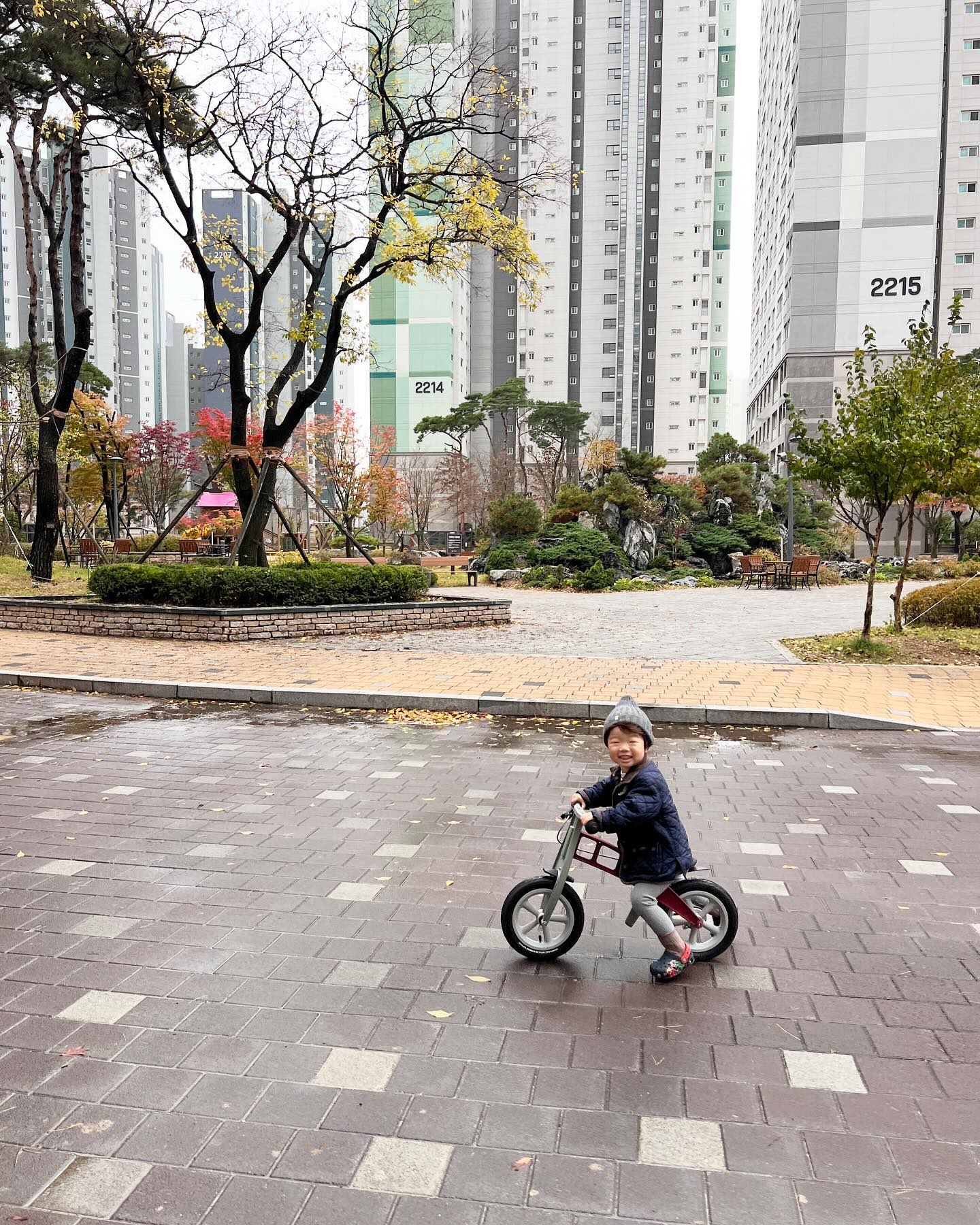 _

배변 훈련 중인 우리 다빈이
기저귀 안차고 자기 첫 성공👍🏻

기분좋게 꿀잠자고 일어나서
계속 미소 날리며 등원완😍

#둘째는사랑입니다