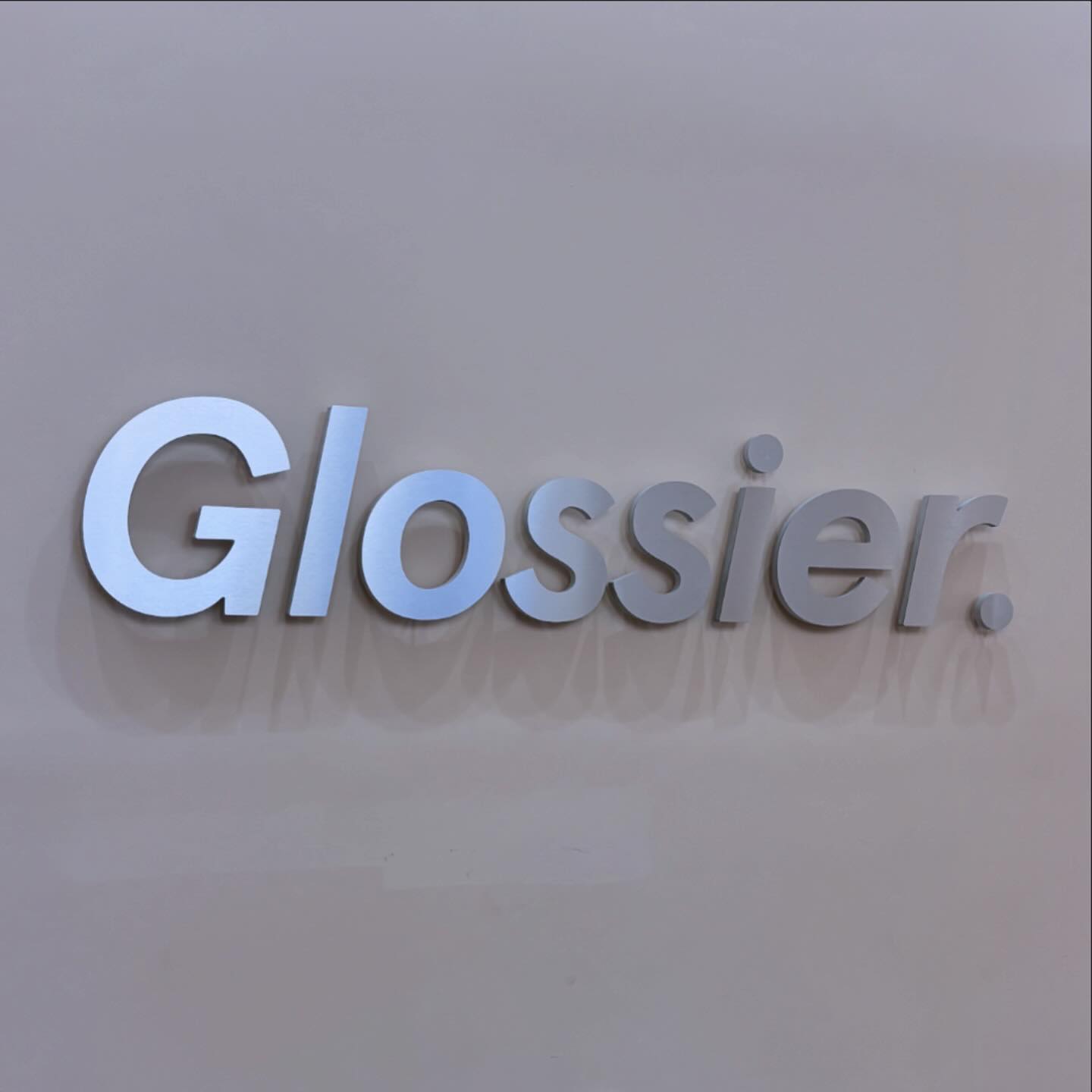 아무튼 #Glossier!
