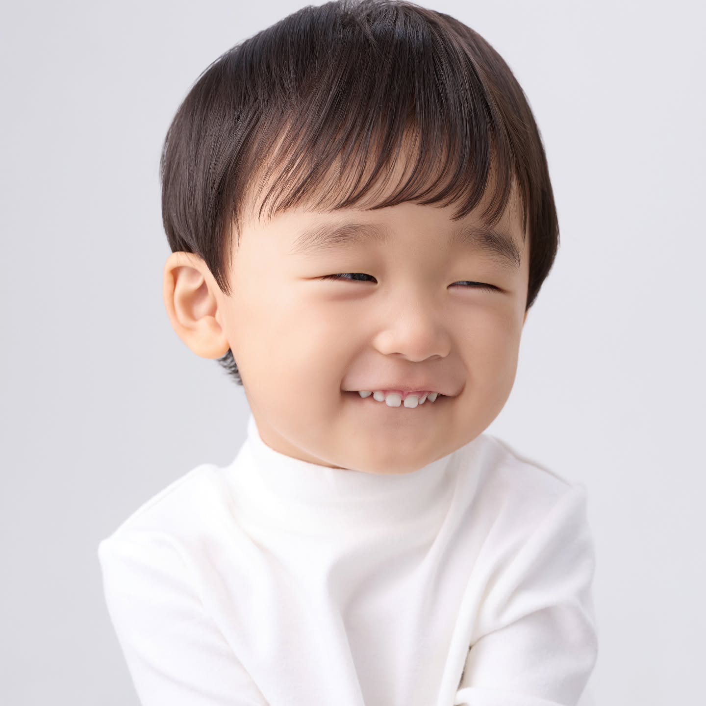 이번에 촬영한 수호 프로필😊

#28개월아기 #곧4살

2025년부터 다시 시작해보자!
작가님과 메이크업실장님 덕분에 예쁜 사진촬영했어요!! 넘넘 감사합니다^^ 또 뵙겠습니다♡

spinoff_kids
chloehan_makeup