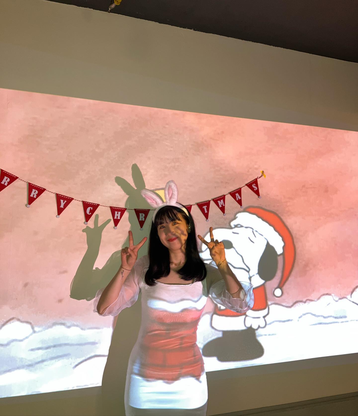 바니걸 밍지와 함께하는 크리스마스 🎄❤️💚
(돼지토끼 금지 ^^🤍🤍🤍)
.
.
.
.
.
#20231225 #일상 #daily #ootd #selfie #selca #셀카 #셀스타그램 #instadaily #daegu #대구 #메리크리스마스
#크리스마스파티 #우정파티 #연말파티 #우정샷 #바니걸🐰