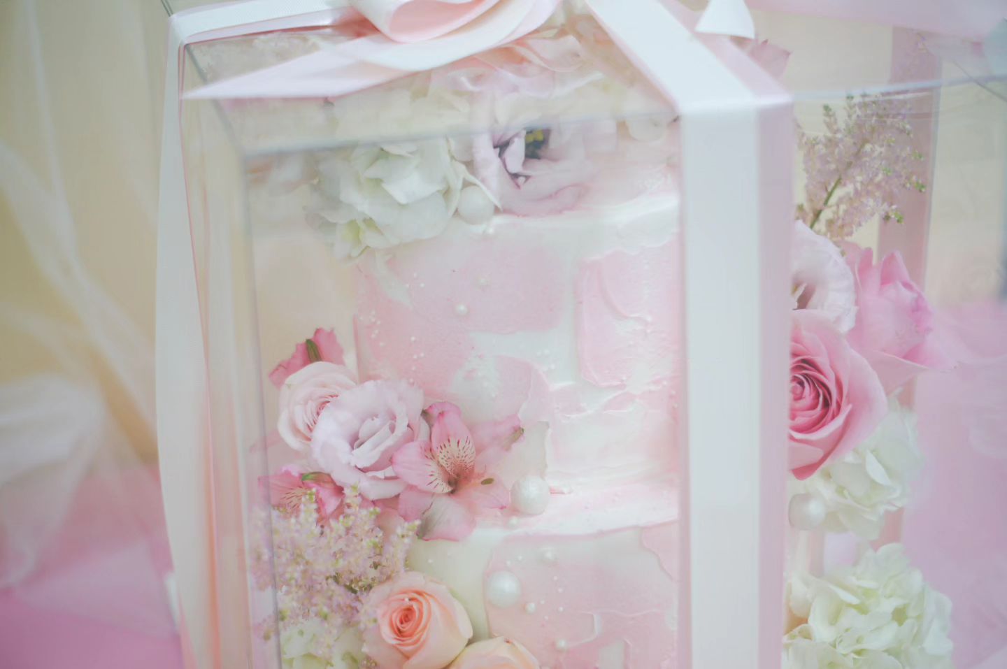 #연이당
풍성하게 2단 케이크 🎂 
.
.
💕 3주 전 선예약시 5% 할인
💕 케이크 구매시 와인 10% 할인
.
.
#성남케이크 #선물 #모란케이크 #모란역케이크 #기념일케이크 #맞춤케이크 #생화케이크 #플라워케이크  #케이크 #cake #성남생화케이크 #환갑케이크 #행사케이크 #2단케이크 #생화케이크클래스 #웨딩케이크 #결혼식케이크 #웨딩 #조공케이크