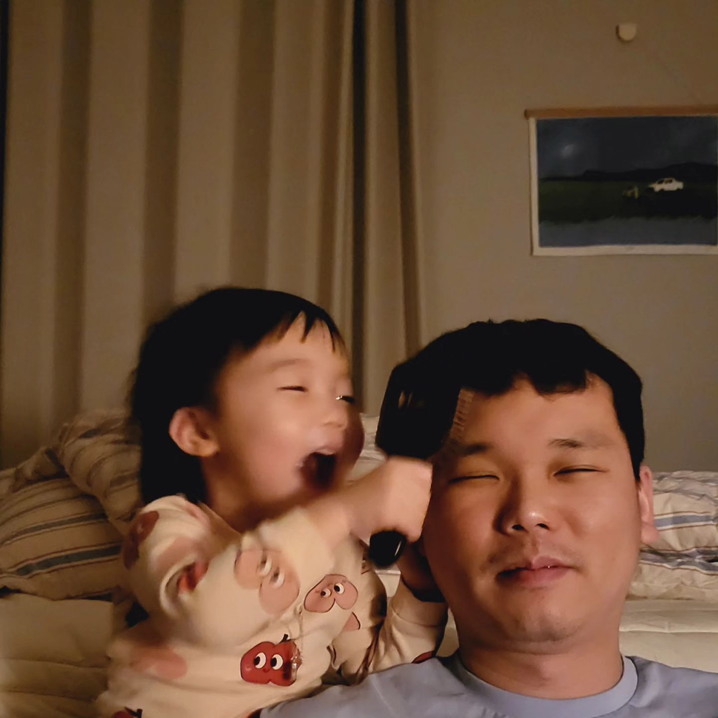 짱어린이의 일상생활 모듬💖
예롱쌀롱오픈했어요 두피마사지 무료입니다🫣