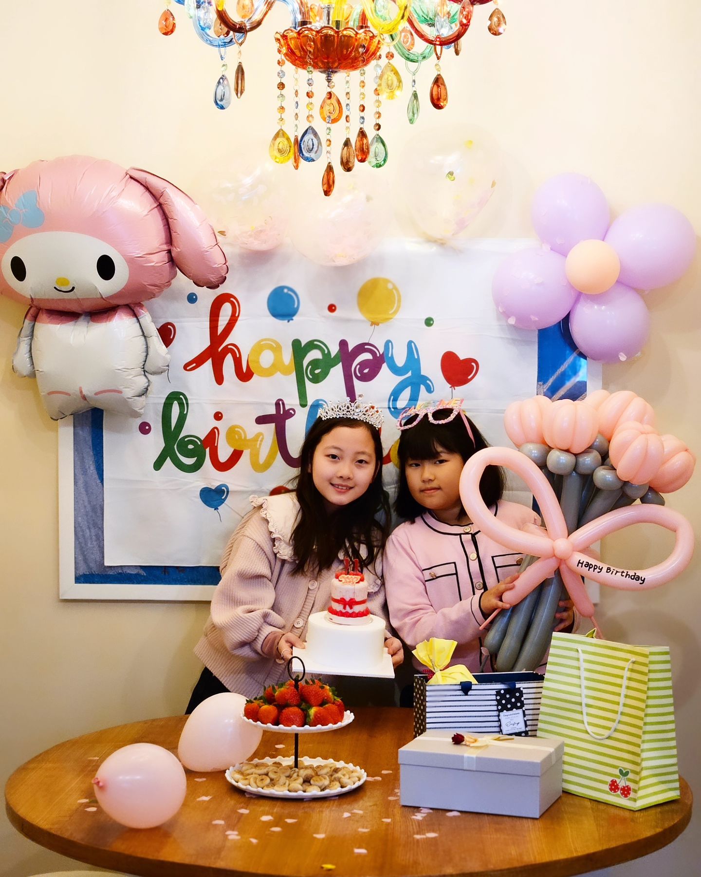 🎂우연이생일🥳

울제비의 가장 친한 우연이언니의 11번째 생일~~~🥳🎂🎉

같은 어린이집을 시작으로~벌써 함께하는 다섯번째 생일파티🎊~넘넘 축하해용🥳~앞으로도 함께해유❤️
ㆍ
ㆍ
ㆍ
#우연이생일 #서운동산 #코코하우스
#슬기로운방학생활 #로켓단친구들🚀