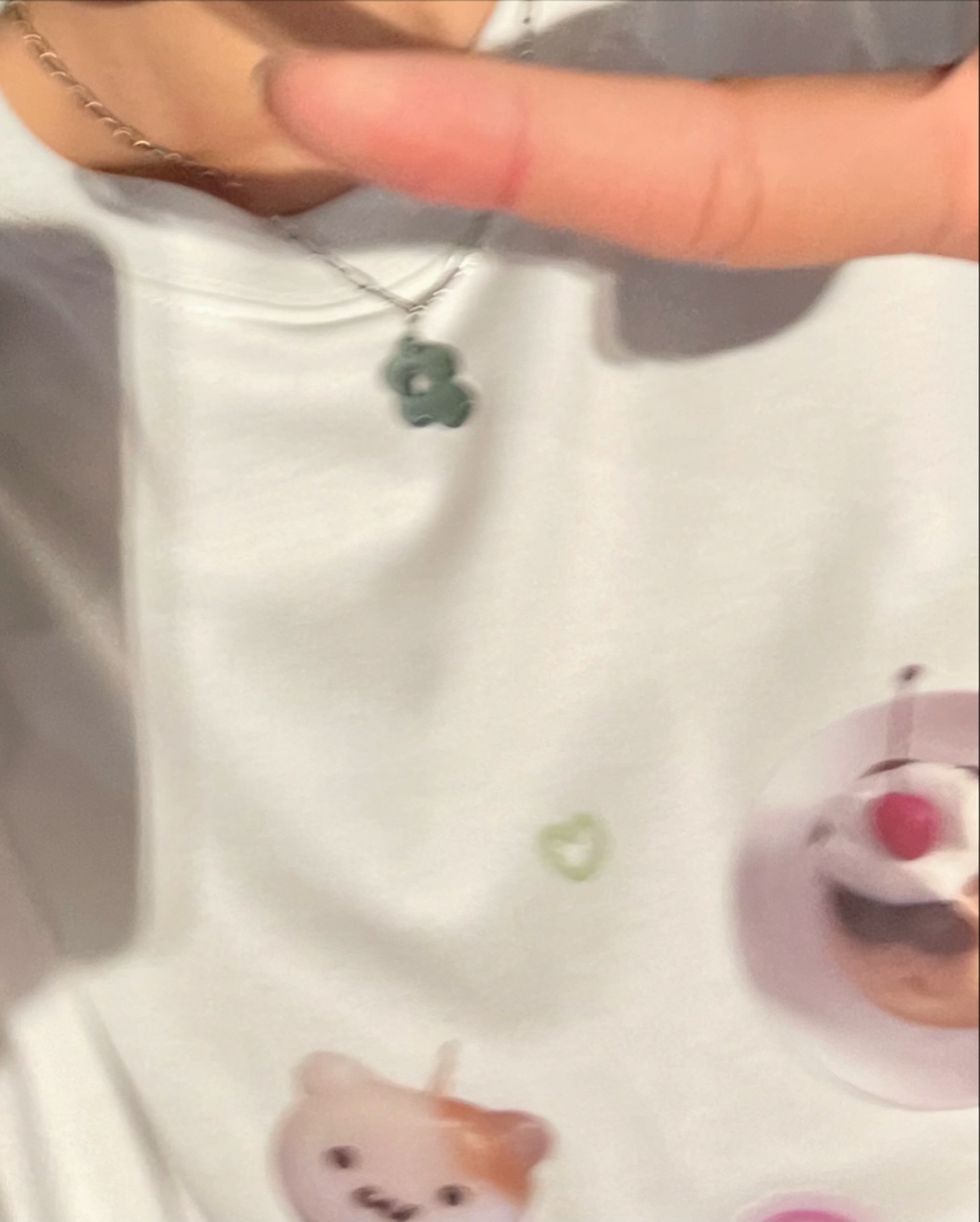 어쩌다보니 즐거웠던 날에 
계속 끼고 있었던 핸드메이드 목걸이
🎀