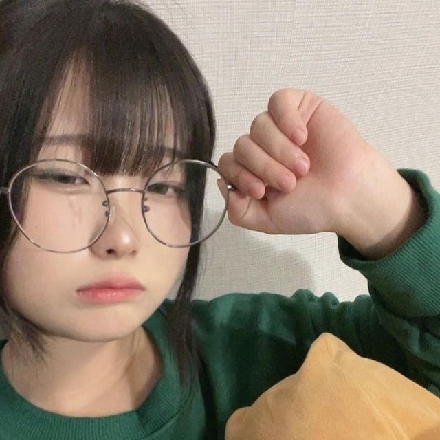 송지유 on Instagram: "#스탠다드에러 #광고 데일리로 입기 넘 조으다~🥰😖"