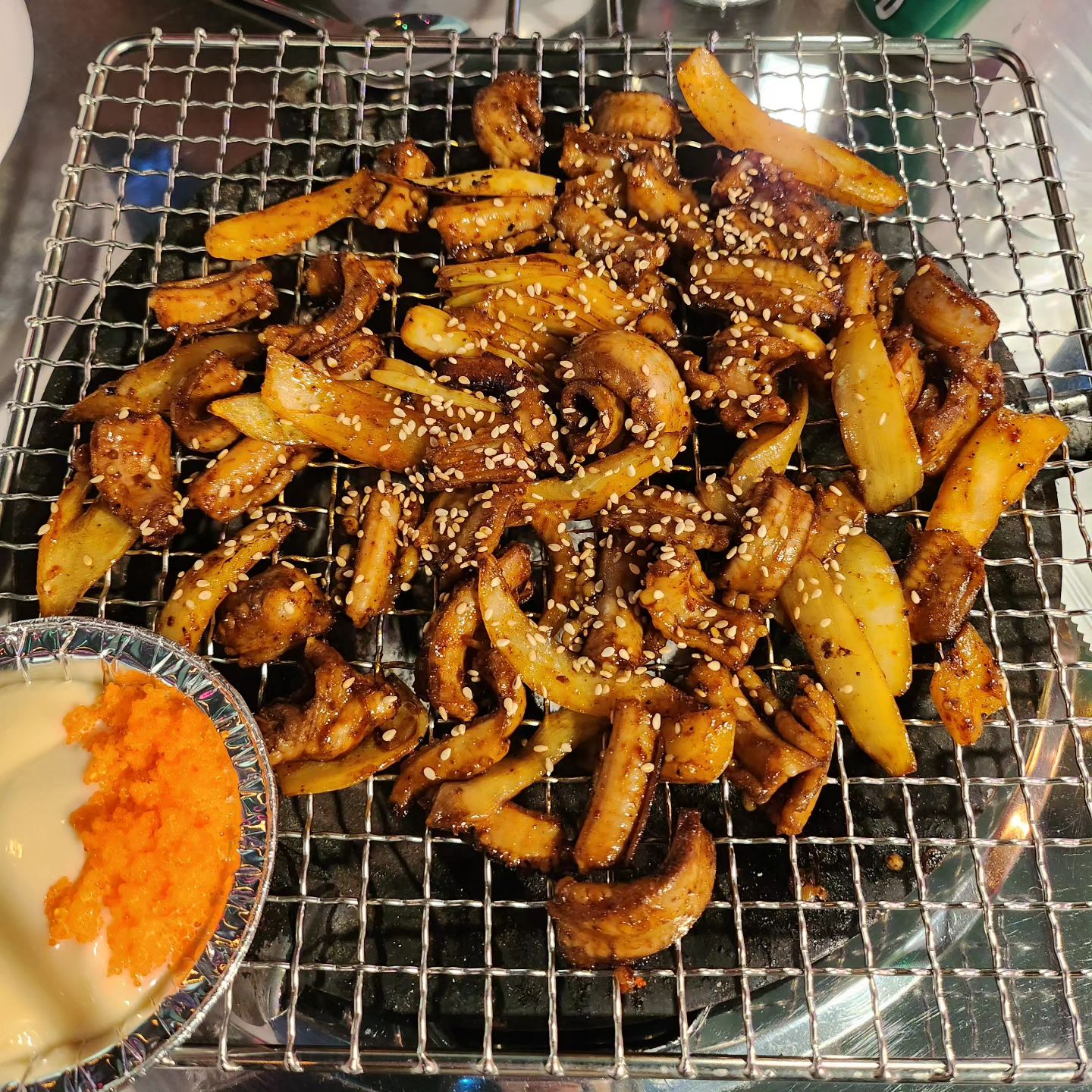 #온달집

방이동 핫플 온달집 다녀왔어요😆

숯불향가득 꼼장어에 한잔!

이집 우동 잘해요~~

국물이~ 국물이 끝내줘요❤

알콜러버들이여 출똥하라🍻

영상은 meok_ggomo 에서 확인!!

#온달집방이점
#방이동술집
#방이동핫플
#방이먹자골목맛집
#방이동먹자골목술집