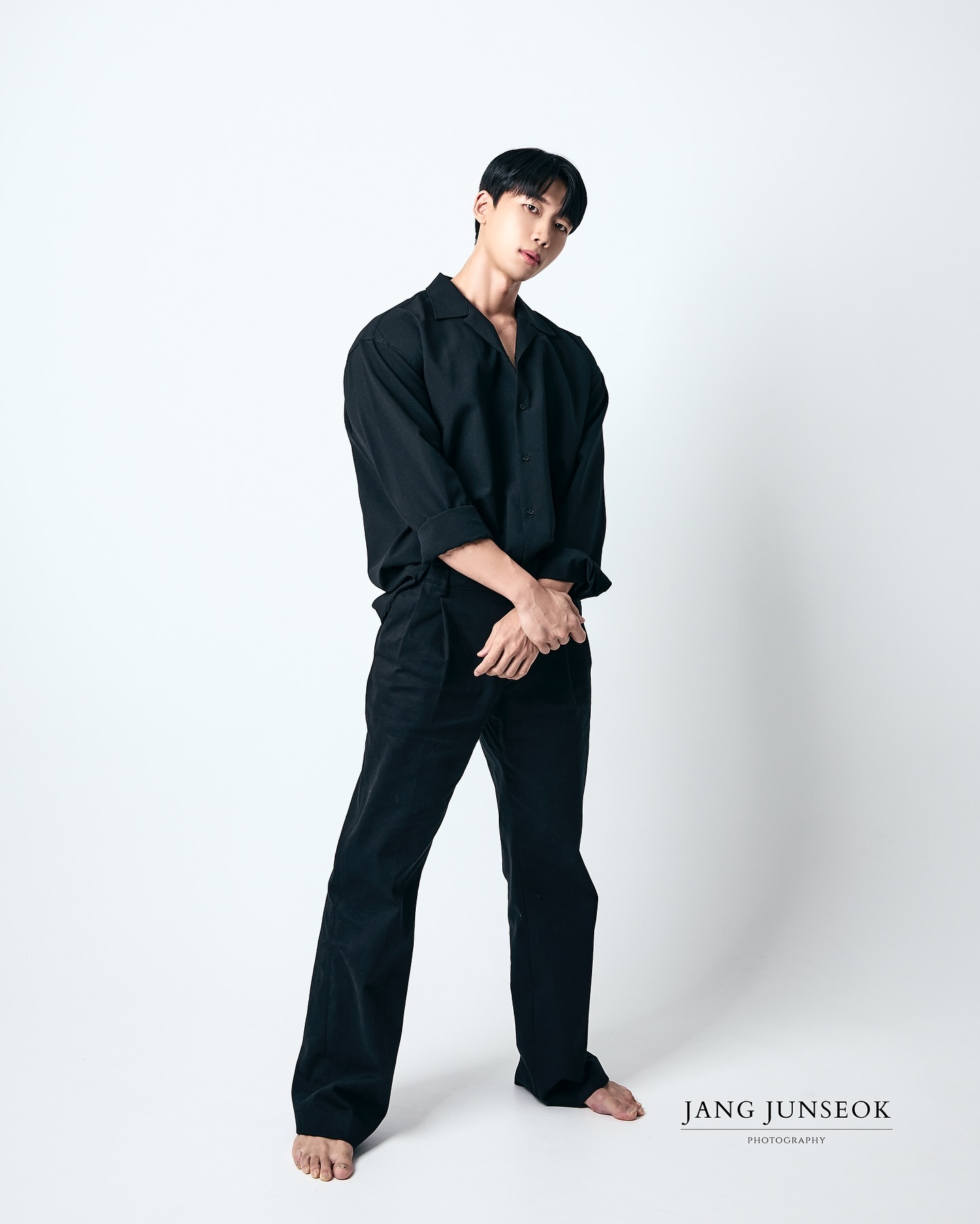생일 축하해 주셔서 진심으로 감사합니다❣️

이번년도는 정말 생일선물을 안받으려고
지인들에게 웬만하면 선물을 안보냈습니다.

처음엔 30개 50개 정도는 정말 감사하며 살아왔는데
작년에 130개 정도의 선물을 받고 걱정을 생각보다
많이했습니다.

매달 열명 이상에게 선물을 보내니깐 기본 백만원씩
나가니깐 베푸는게 좋으면서도 너무 과한가 싶어서
보내지 않았었습니다😭

근데도 저에게 선물을 다시 주시는 모습에
죄송하네요...
생각을 다시 바꿨습니다
더 열심히 벌어서 더 많은 사람에게 다시 베풀겠습니다!

더 많이 벌어서 두배 세배 네배로 돌려 드리자!
내년 목표 이루기 위해! 이번에 주신분들을 위해서!
시간 헛으로 쓰지 않고 더 열심히 살겠습니다!! 
늘 저를 챙겨 주신분들 감사하고 사랑합니당❣️