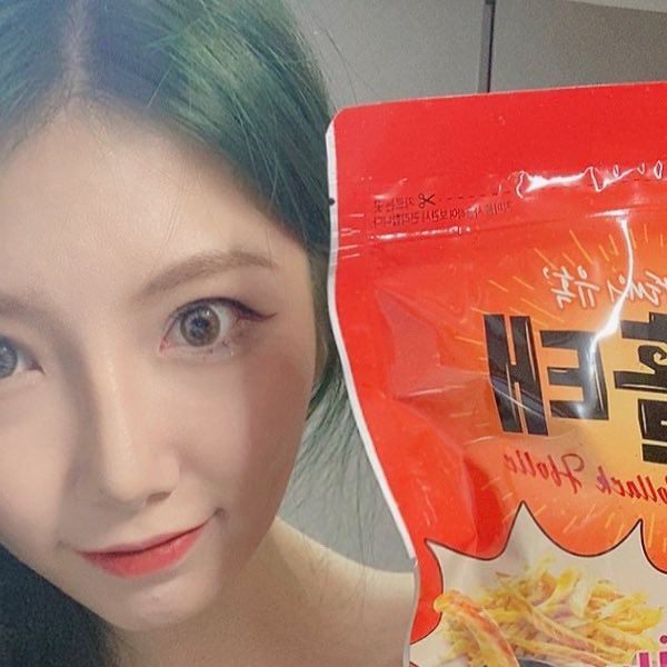 DA_JEONGs2 on Instagram: "#광고 ❗️맥주안주계의 최강자 황홀태 리뷰❗️ 오늘 소개할 제품은 바다소리의 황태 스낵이다! 바다소리라는 브랜드는 이전에 '팔도밥상페어'에서🩵 밀가루가 안들