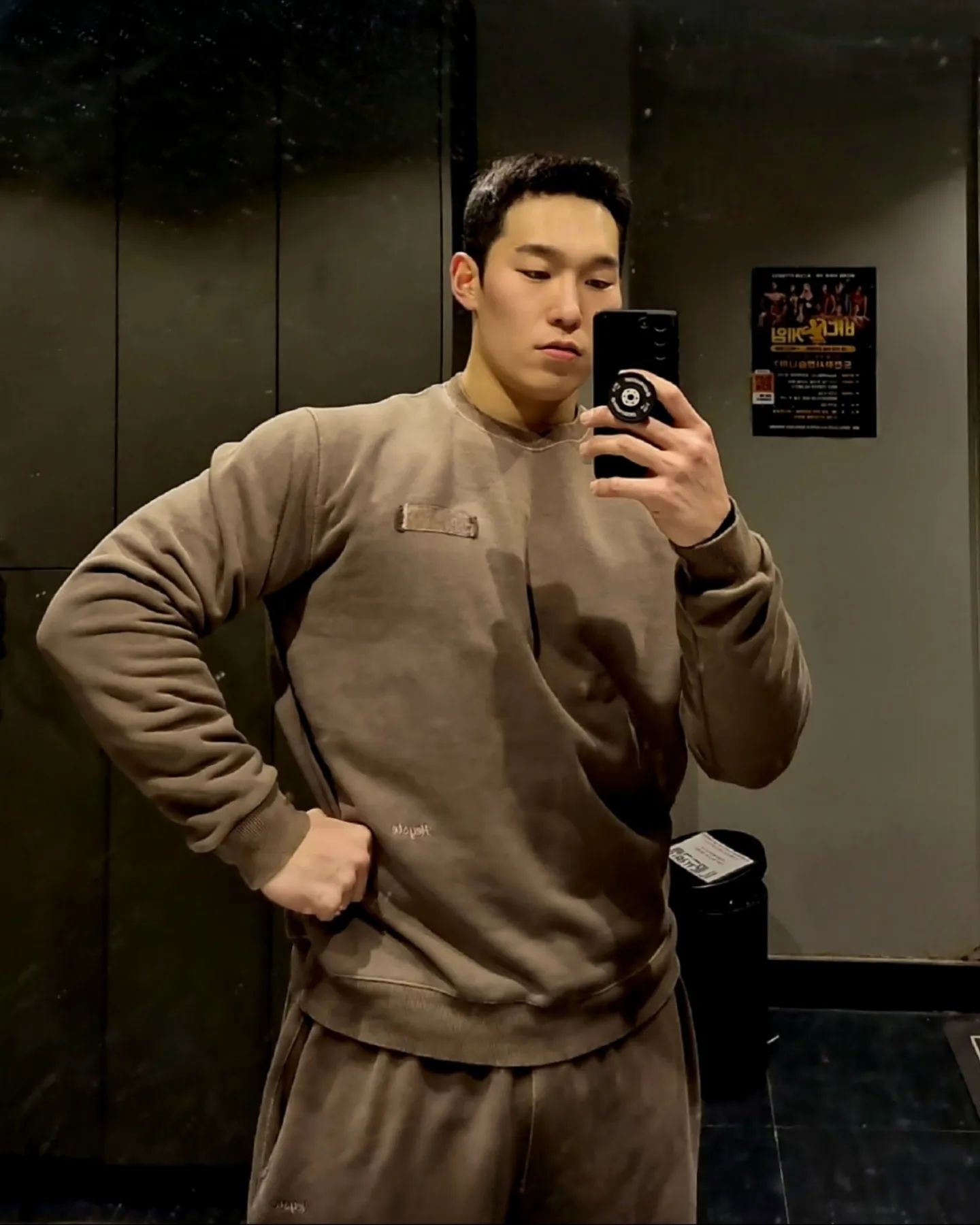 탄수만땅 엄마밥👍 글리코겐 풀충전👍 
낼도 쉬니까 겁내 좋음ㅎㅎㅎ
다들 복많이! 밥많이! 행복하세요 :)

화요일부턴 다이어트 가보자고~!!

👕🩳 : heyste_official hellchang