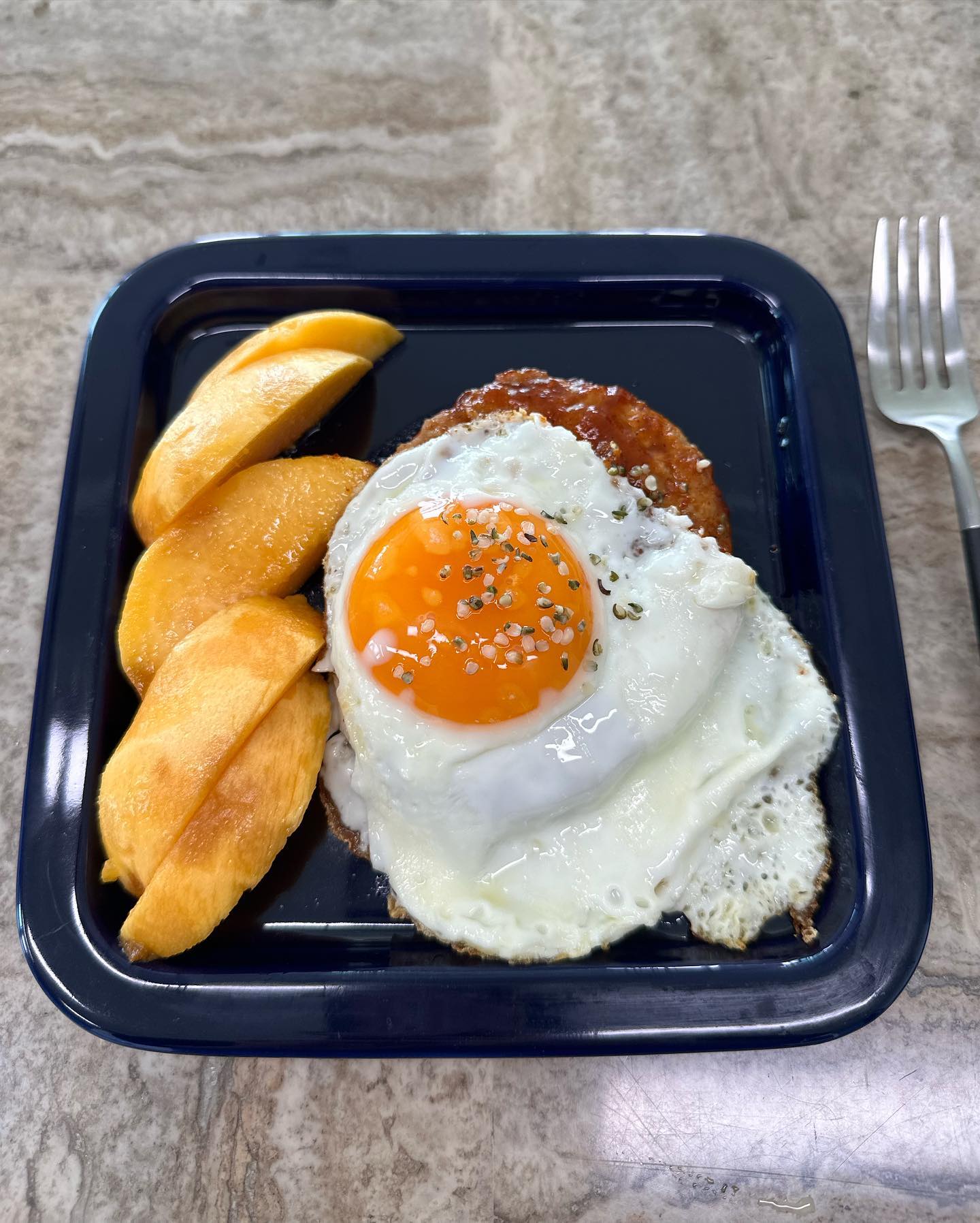#광고#협찬#베푸3기
.
.
닭가슴살 스테이크 숯불바베큐맛
.
이건 식단아니구 그냥 맛도리
.
.
밥반찬으로 안주로 
아이들 간식으로도 최고❣️‼️
.
.

망할 디스플레어 키가 먹통 ㅠㅠ 🌀🌀
왜 안켜지니 ㅠㅠ 
센터가기 귀찮은데😬
오늘은 디트로네 타고 다녀야할판 🤣🤣
.
마지막 사진은 내사랑하는 동생들과 아침10시 베이글 오픈런🫶