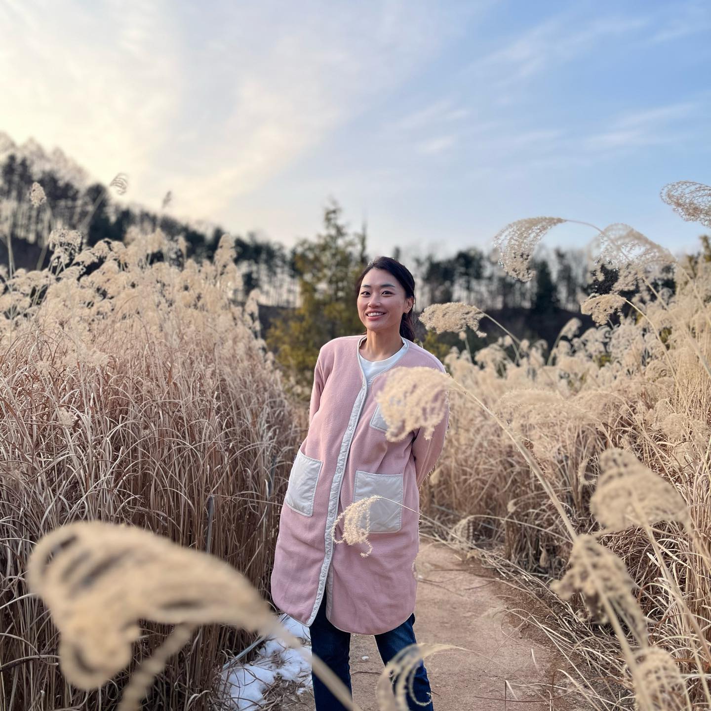 #가평 놀러옴 🎶
미세먼지 심각한 날이였는데
여기오니 하늘 깨끗. ☁️
바람 한점없어 춥지도 않고 넘 좋음😁

#가평카페 #가평여행 #가평1박2일 #수국정원 #꽃피면또오자 #가평나들이