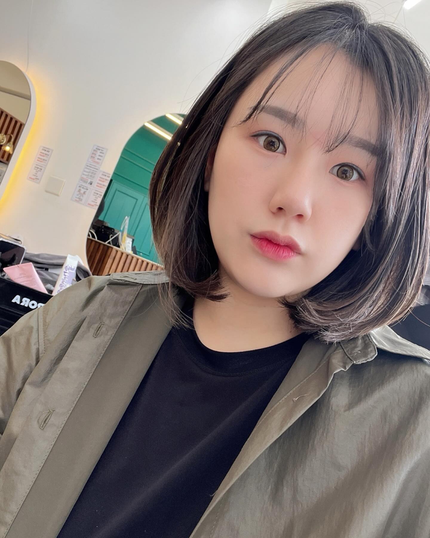 율이 낳구 처음으로 우리 부부 자유의 날 ~~~ 🫶🏻
어제 오랜만에 머리도 하고 쇼핑도 하고 광란의 밤도 보내고 신나써따🤪
노느라 바ㅃㅏ서 사진이 별루 엄네ㅋㅋㅋㅋㅋ담엔 더 신나게 놀테야
하여튼 울 엄ㅁㅏ최고 💙🩵💙🩵

거지존 머리는 역시 👉🏻 leporemyam_b_cy_b ✨