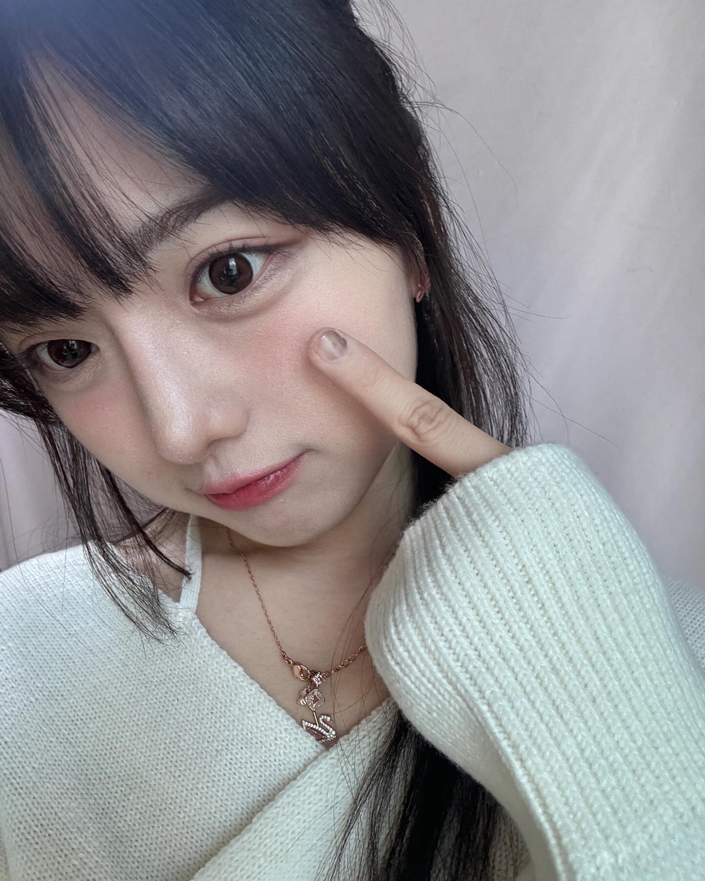 ❝ 클라씨 렌즈 - 딥 무드 brown ❞

이 렌즈 제 취향 탑 5안에 들어요 🙈🙈
너무 마음에 든다냥
패키지도 분위기 있는데!! 끼면 또렷하면서도 이름 그대로 딥무드네용 흐흐 
웜톤렌즈 추천이욧!! 🖤🖤

#클래시랜즈 #클래시 #컬러렌즈 #렌즈추천 #클래시딥무드 #클래시딥무드브라운 #브라운렌즈 #초코렌즈 #lenses #idollens #contactlenses #웜톤렌즈 #셀카 #셀피