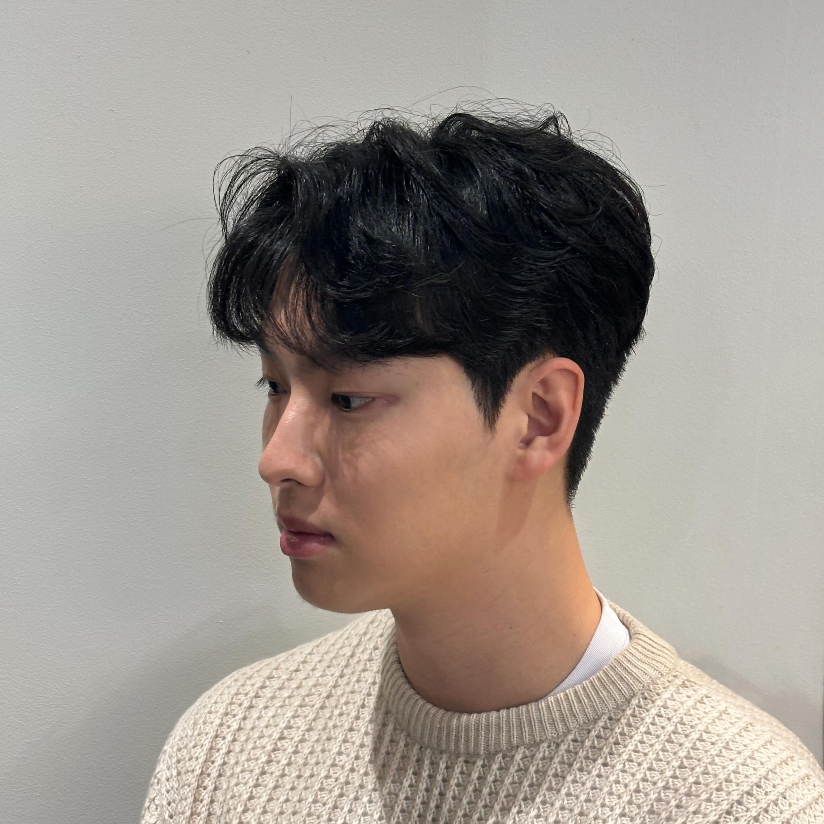 #아이디헤어휘 #가르마펌 #애즈펌 
.

실패 확률  낮은 가르마펌 깔끔하게 잡아드립니다👍
.

#남자머리