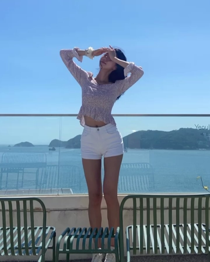이번 부산 여행에 사진을 많이 못남긴 이유는 마지막 사진 3장에... ( feat. 부산 동반자 말순쌤이 열심히 찍어줌.)
사실, 이번년도는 휴가도 생략하고 해야할 것들이 많아서 휴가기간에 공부나 해야지 하다가 가게 된 여행이였다...✈️✈️✈️!
이번 여행이 좋은 전환점이 되길바라며...
이제 집 갑니더 현생으로 돌아가서 열심히 살아야지~~!!