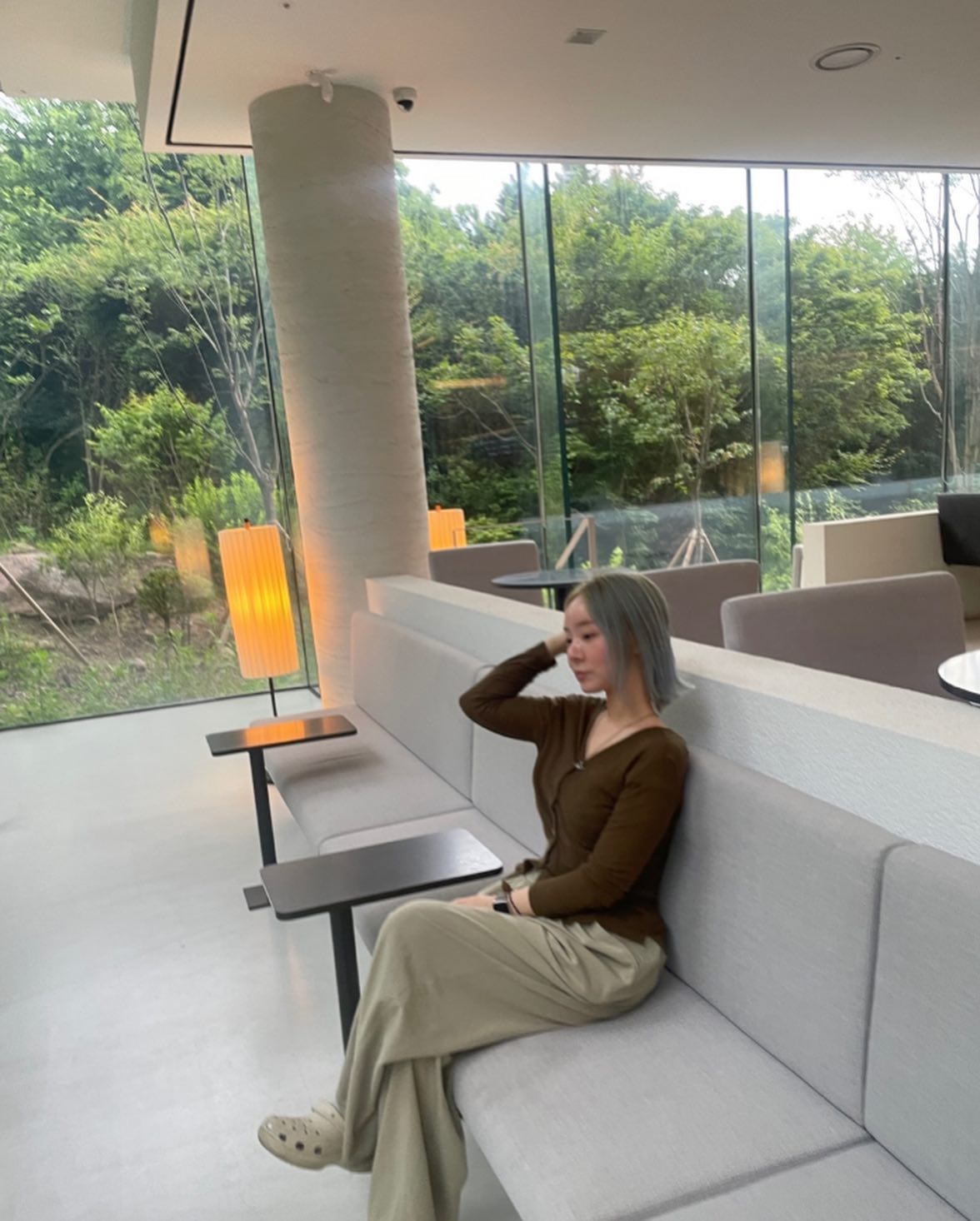 사진 잘찍눈거 너무 좋음,, #힐링 #휴일 
엄마는 미대출신이라 그런지 5장 찍으면 5장 다 너무 이쁩니당,,
근데 남자친구는 100장 찍어야 한장 건진다에요,,,,🥹
한달만에 엄마랑 하루종일 #데이트 해서 기분이가 좋음 💓💓💓

#의정부까페 #의정부여행 #까페인테리어 #까페투어 #오늘뭐하지 #까페추천 #인테리어데코 #그로커 #그로우커넥트 #koreacafe #koreanstyle #koreangirl #koreanrestaurant