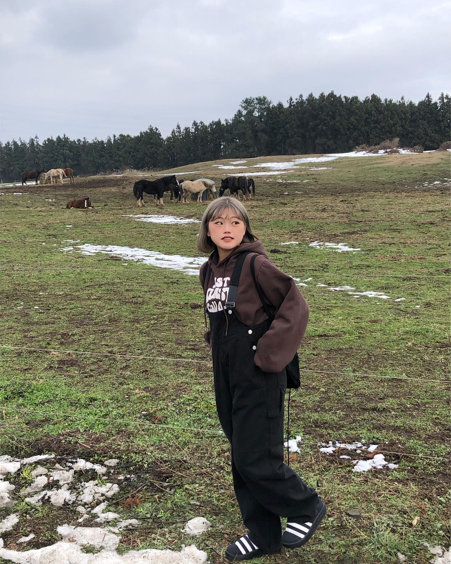 목장 가려고 멜빵도 삿어용 🐎🌳👩🏻‍🌾