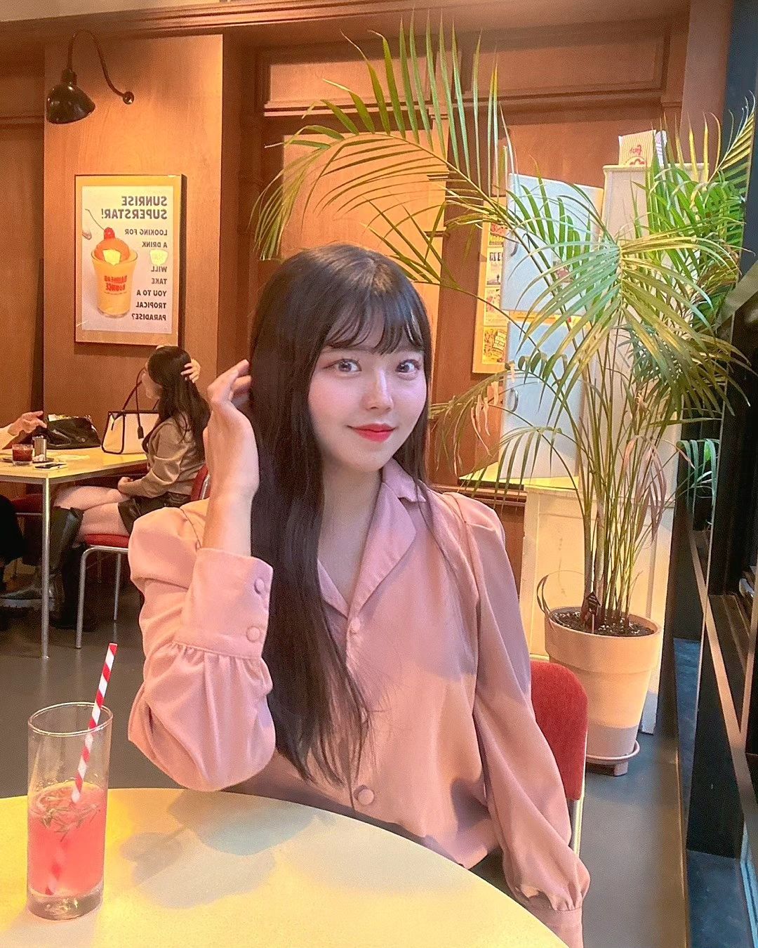 웰시코기도 함께 볼수있는 카페 ㅎㅎ 분위기좋고 강아지도 넘 귀요미였당🐶🐶🥰