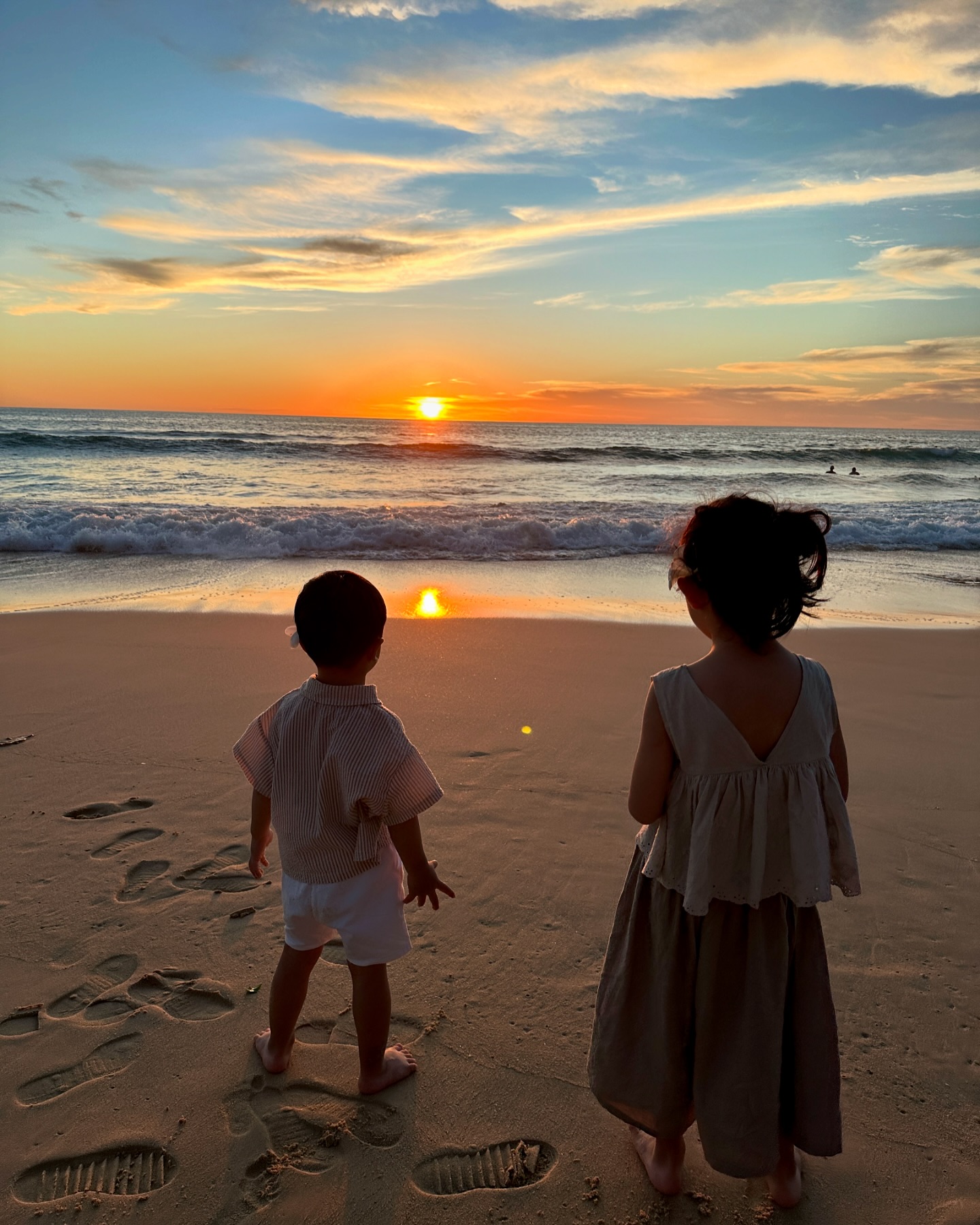 ⠀
선셋보여주려고 나갔는데
모래놀이만 신나게 했지만 그래도 참 좋았다.♥
⠀
#선셋 #sunset
#모래놀이 그리고 조개껍데기줍기… ..
⠀