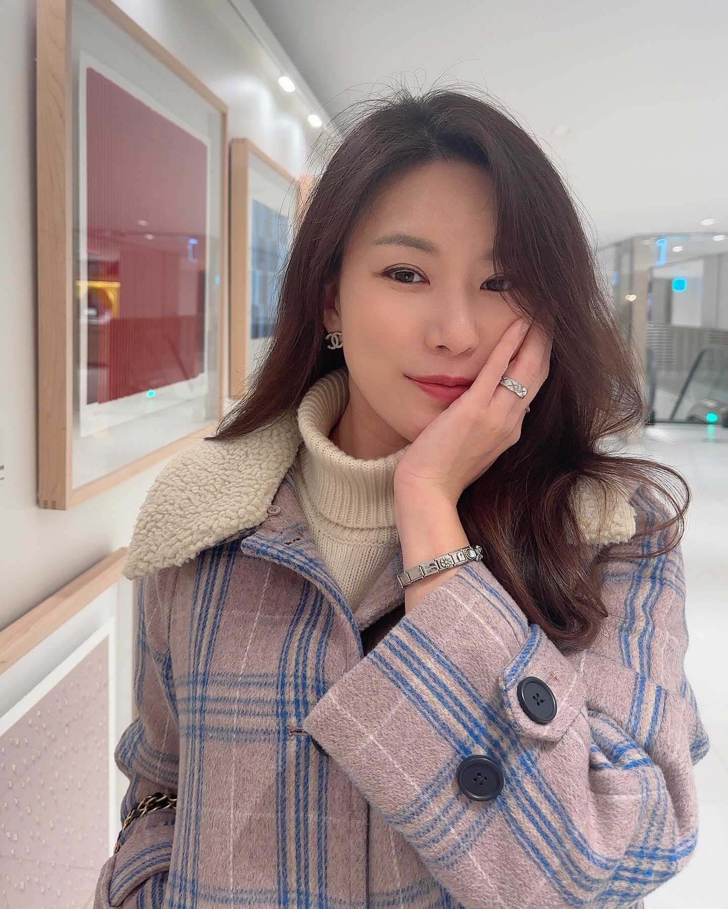 이태리 명품 주얼리 브랜드 노미네이션!!!!!

시그니쳐 컬렉션 컴포져블팔찌!!!!!!

원하는 링크를 자유롭게 연결해서 
커스터마이징이 가능한 명품팔찌에욤!!!!!!

요즘 내 손목에서 매일 빛나고있찌욤 ⭐️

nomination_korea 

#노미네이션 #노미네이션팔찌 #명품팔찌
#여자팔찌 #팔찌브랜드 #크리스마스선물
#여자친구선물 #커플팔찌
