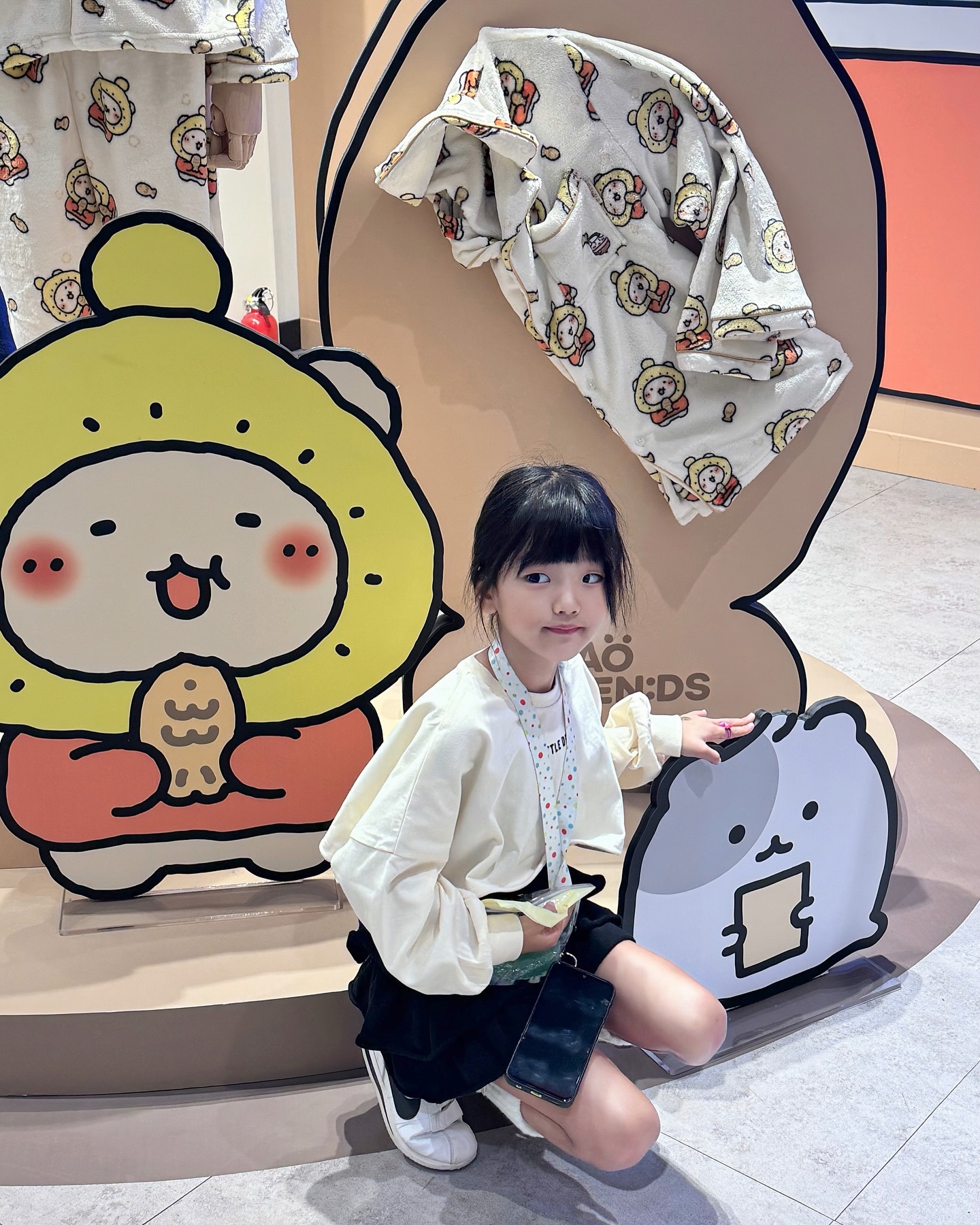 이번주 이모저모

인형뽑기실력 확인완료🐰
모찌 핑크발빠닥 확인완료🐾
혜린이 배경화면 확인완료
"난항상 학교 가야되다!"

노래실력 확인완료
지구지키미 확인완료🌎

#육아일상
