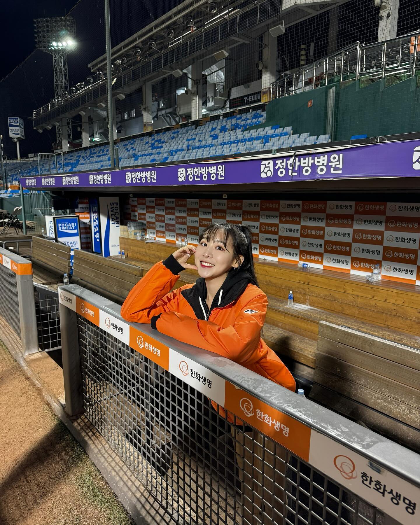 이번시즌도 최고의팬분들과 함께 응원할수있어서 너무 행복했습니다✨🧡

매년 고생하시는 우리 에스컴가족들🧡
그리고 한화식구분들🧡
그리고 우리 멤버들덕분에 잘 마무리할수있었습니다✨🧡

마지막이란 항상 아쉽지만 앞으로 더욱 더 비상하게 될 한화이글스를 위해
 소중한추억으로 고이고이 아껴놓겠습니다👏
2023시즌 모두 고생하셨습니다🦅🧡
#한화이글스 #스물넷의재령