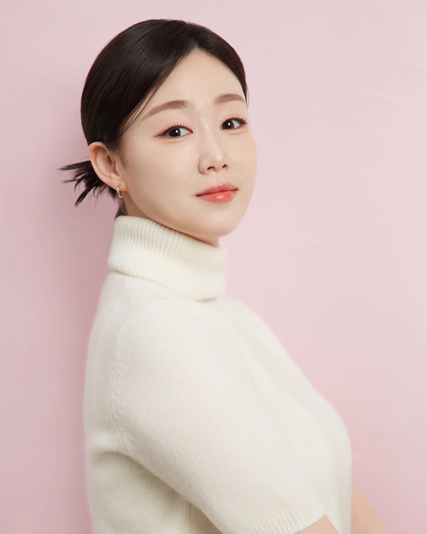 ⠀
처음찍어본프로필사진
소회모먼트와함께해서happy에요🩵🫧